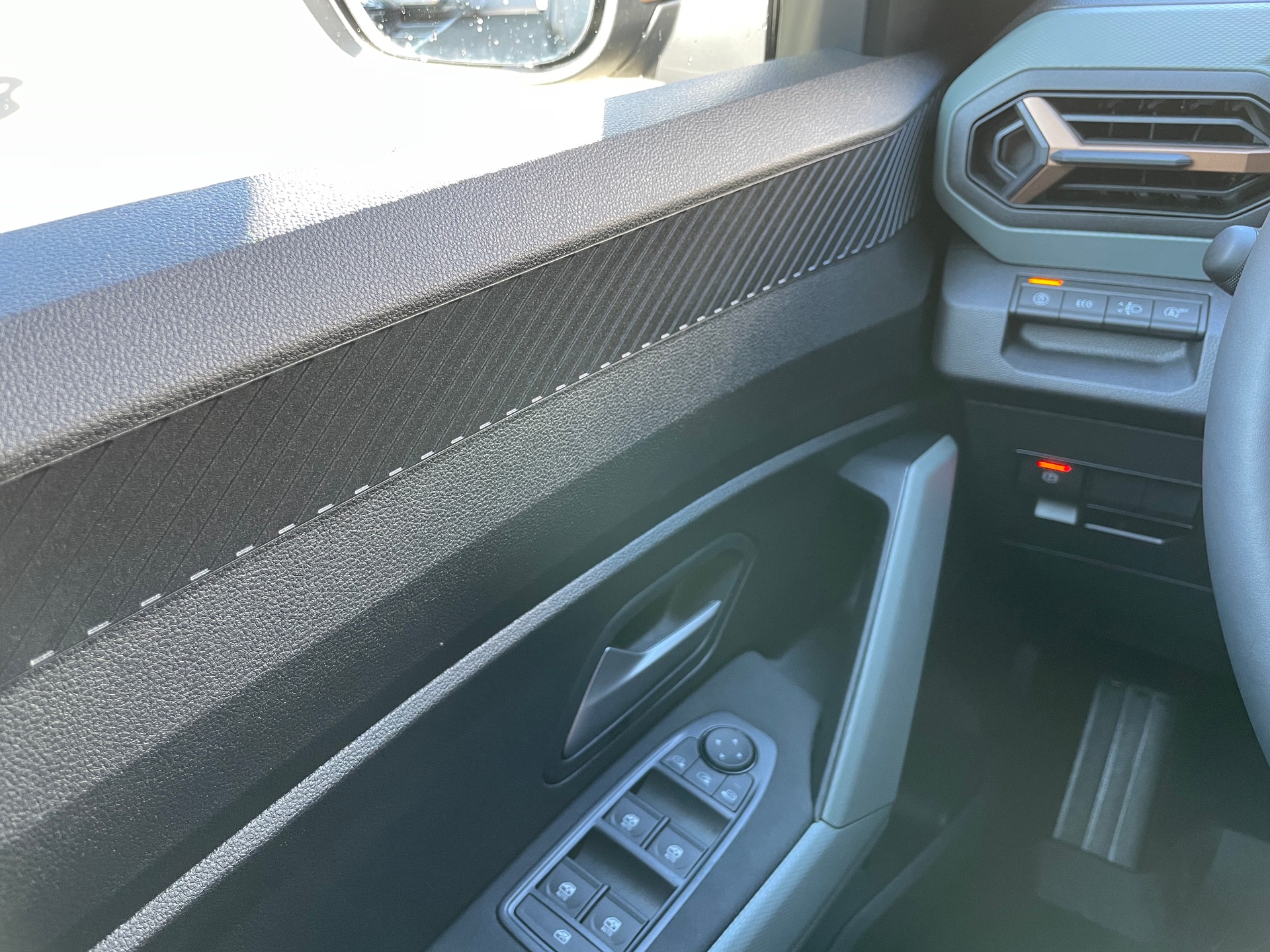 DACIA Bigster TCe 140 48V Extreme-image-23