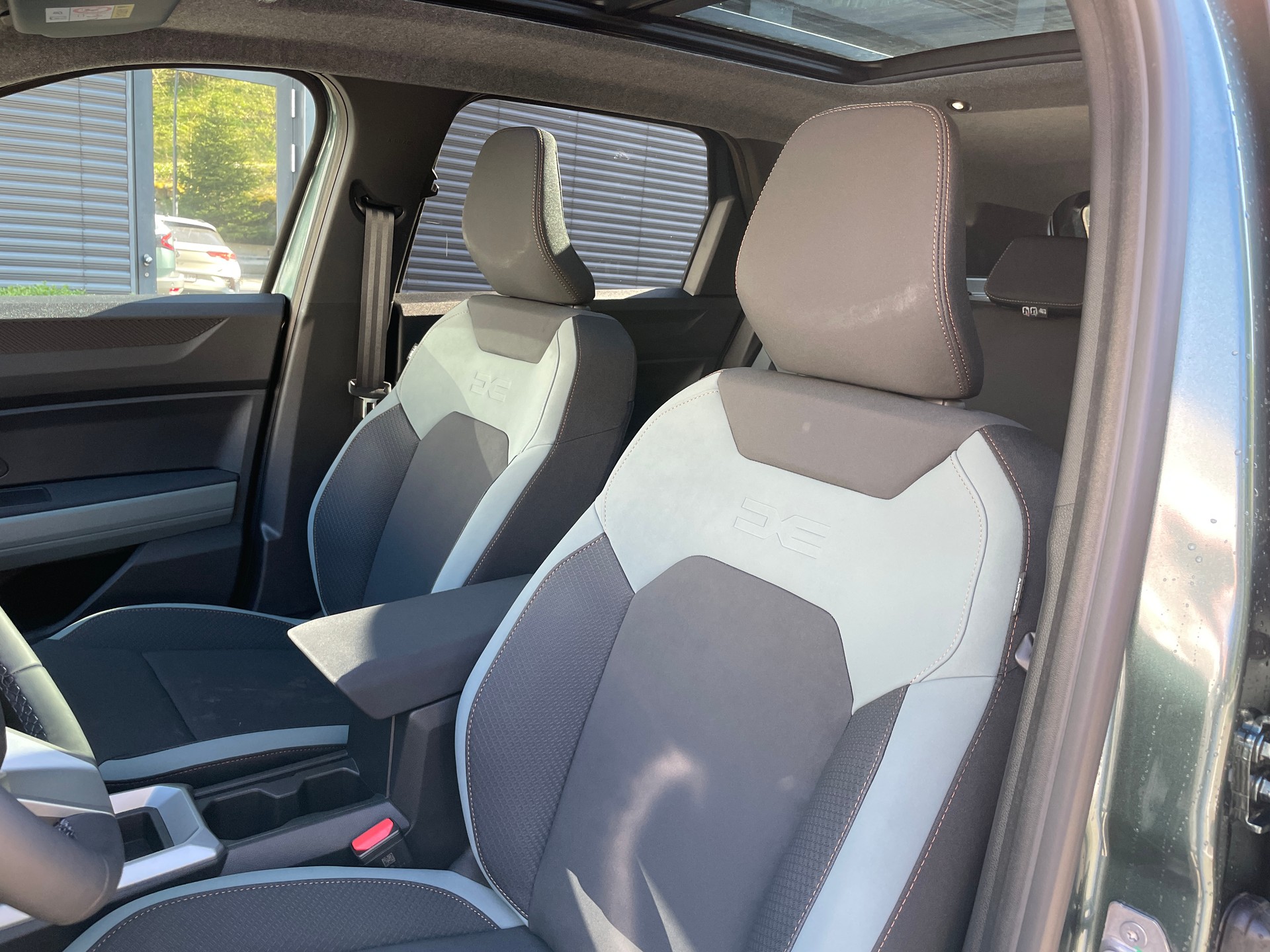 DACIA Bigster TCe 140 48V Extreme-image-12