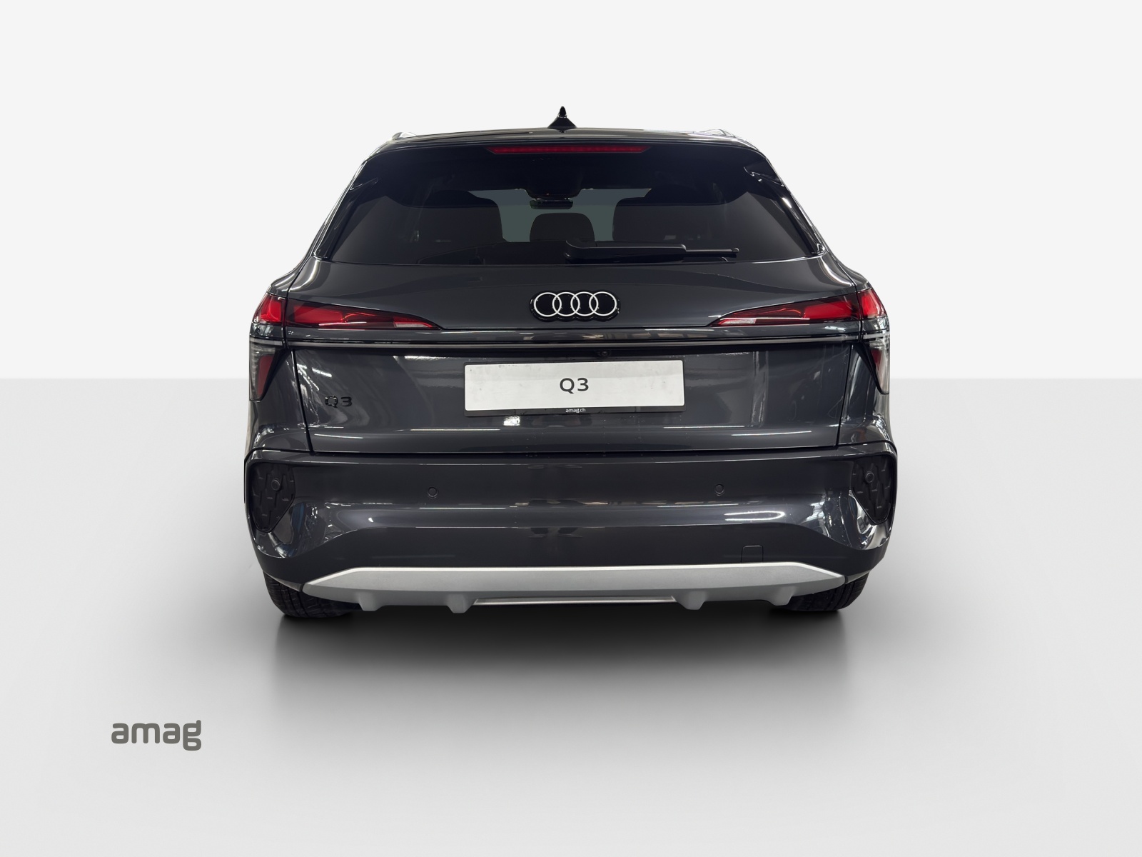AUDI Q3 SUV 110 kW TFSI S tronic-image-3