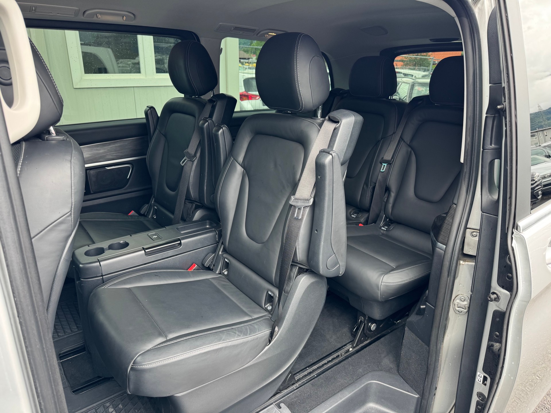 MERCEDES-BENZ V 300 d lang Avantgarde 4Matic 9G-Tronic-image-10