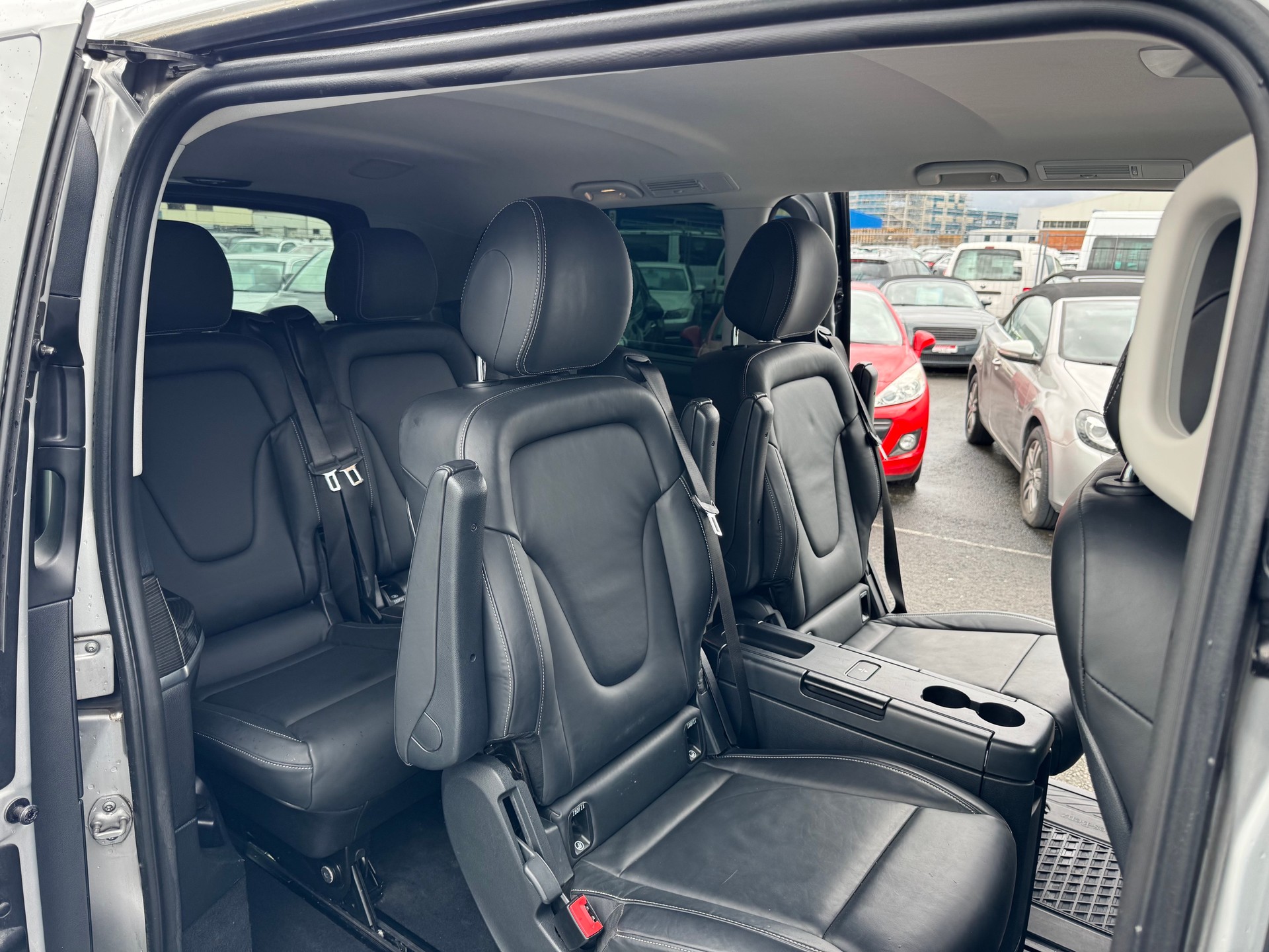 MERCEDES-BENZ V 300 d lang Avantgarde 4Matic 9G-Tronic-image-12