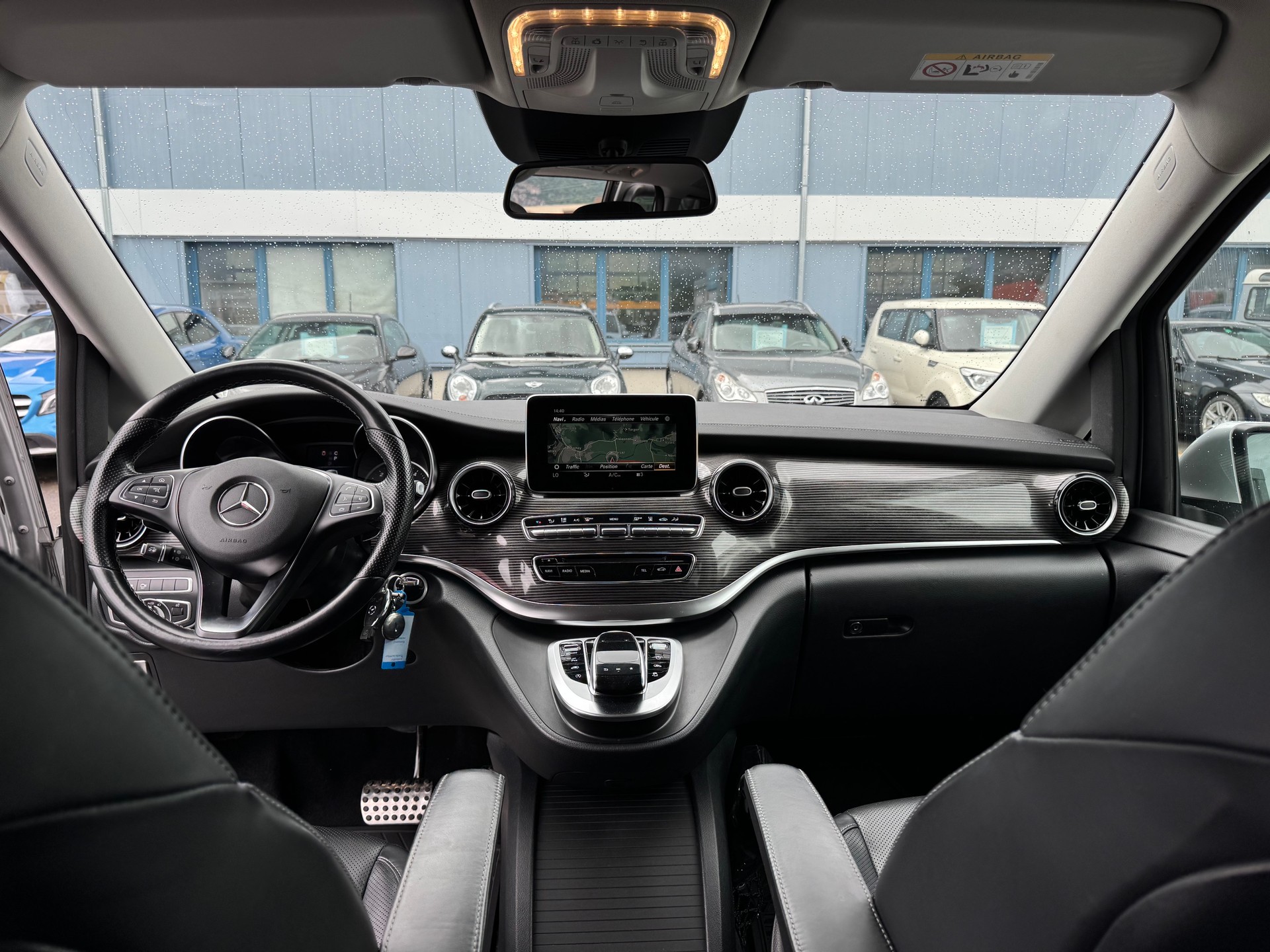 MERCEDES-BENZ V 300 d lang Avantgarde 4Matic 9G-Tronic-image-11