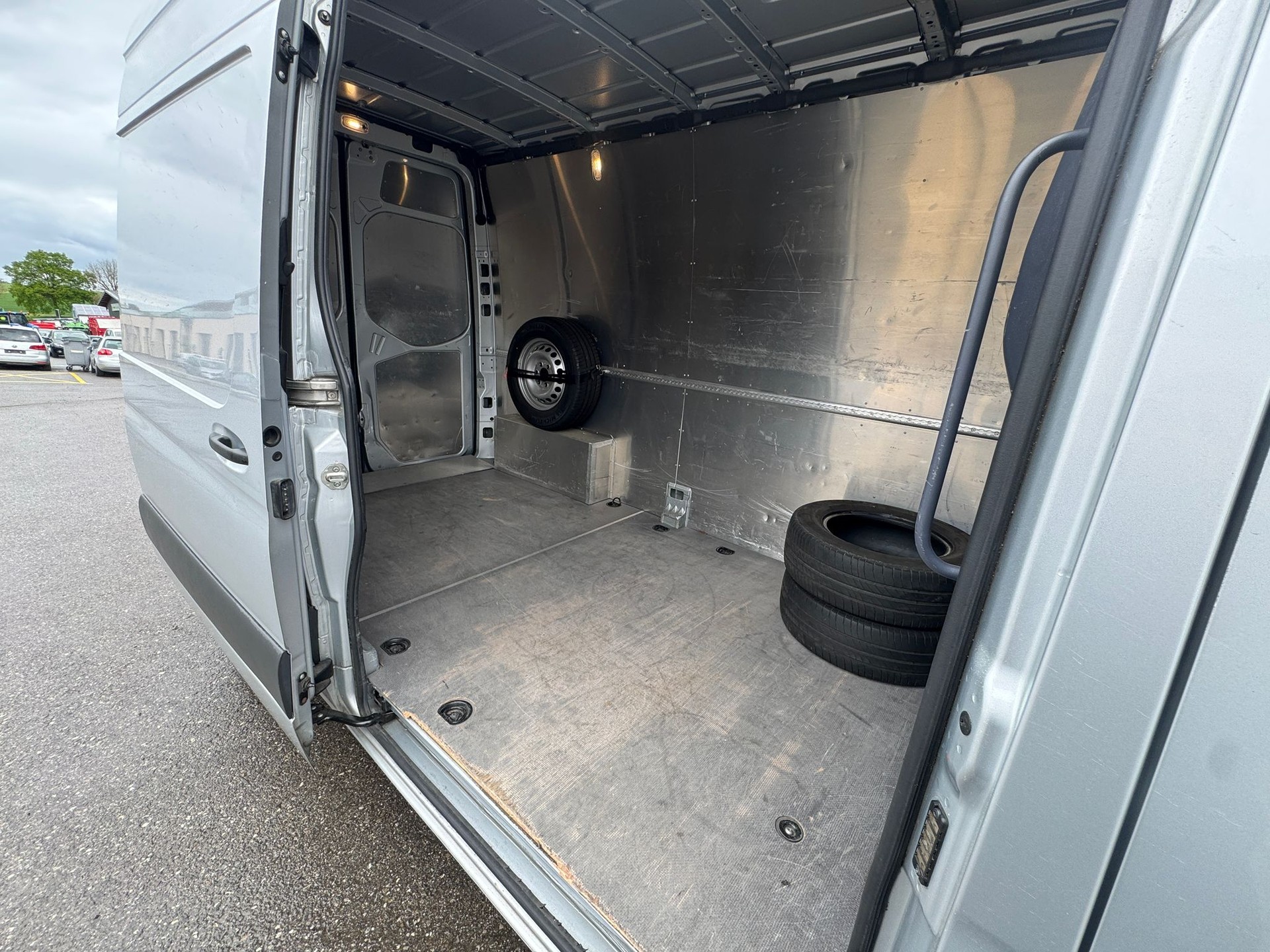 MERCEDES-BENZ Sprinter 314 CDI Standard 9G-TRONIC FWD-image-10