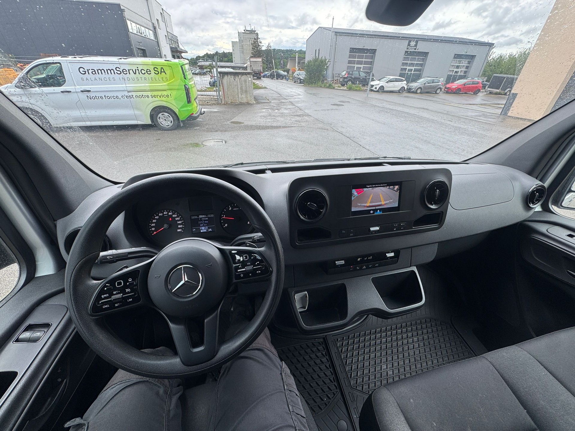 MERCEDES-BENZ Sprinter 314 CDI Standard 9G-TRONIC FWD-image-9