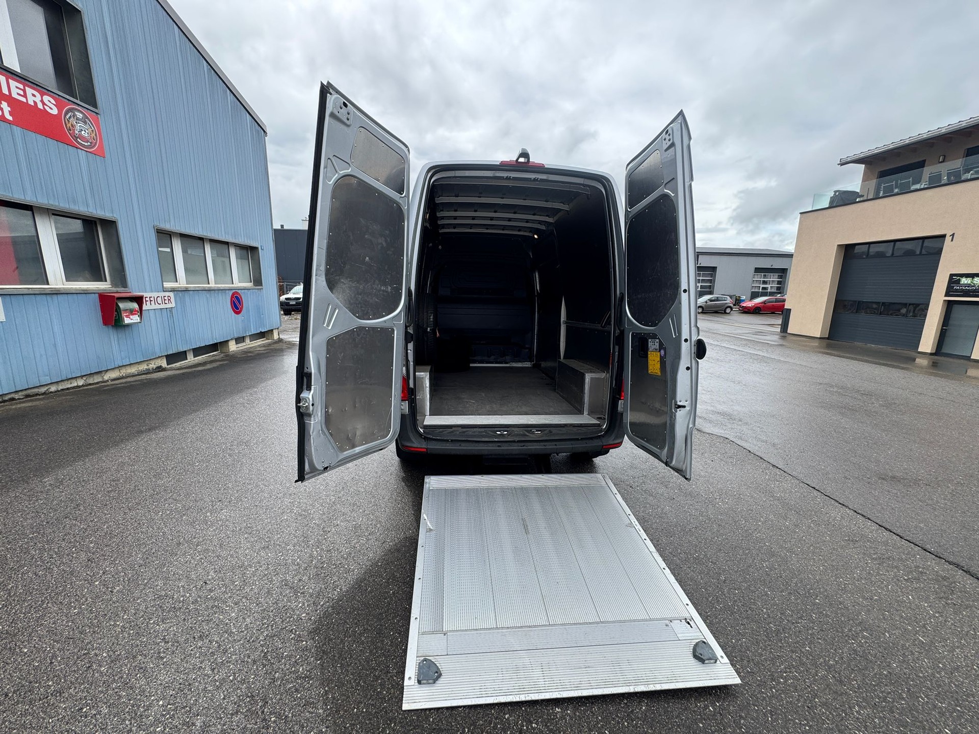 MERCEDES-BENZ Sprinter 314 CDI Standard 9G-TRONIC FWD-image-6