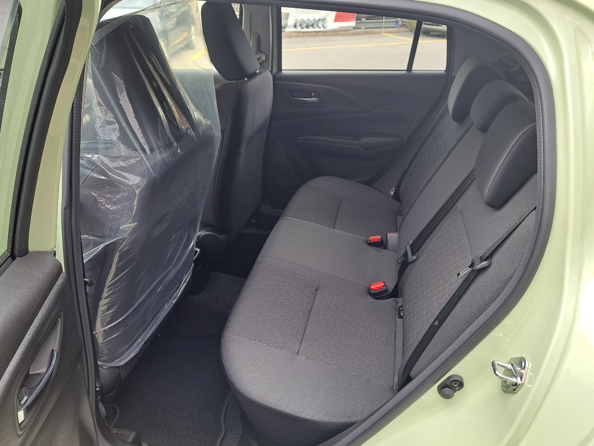 SUZUKI Swift 1.2 Sakura Top Hybrid 4x4-image-9
