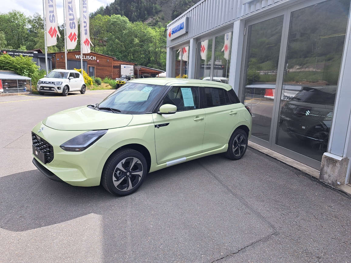 SUZUKI Swift 1.2 Sakura Top Hybrid 4x4-image-2
