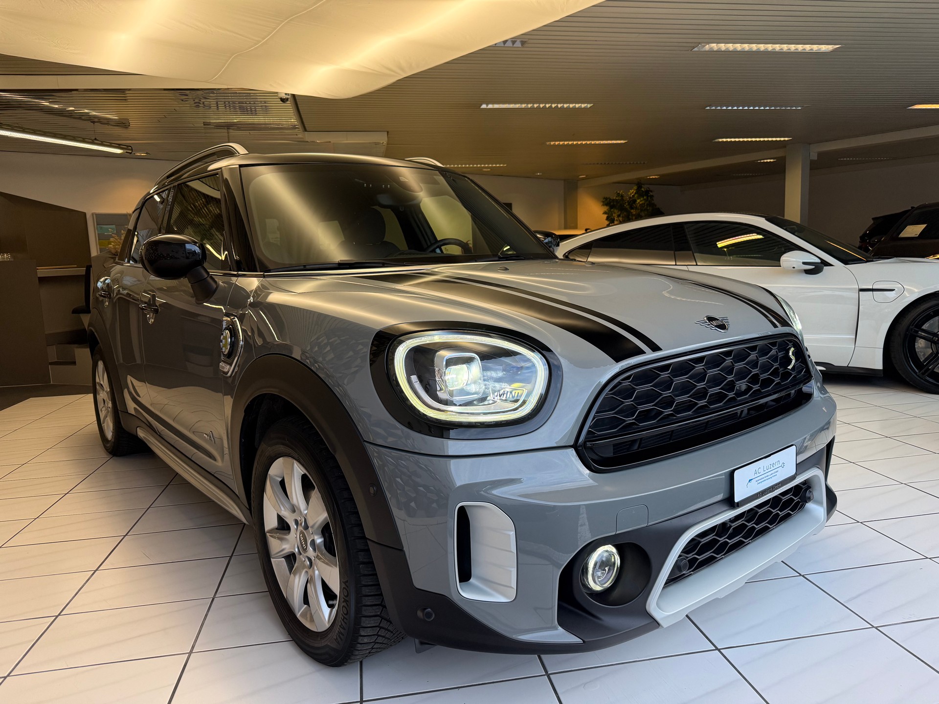 MINI Countryman Cooper SE ALL4 PHEV Steptronic-showroom-element-3