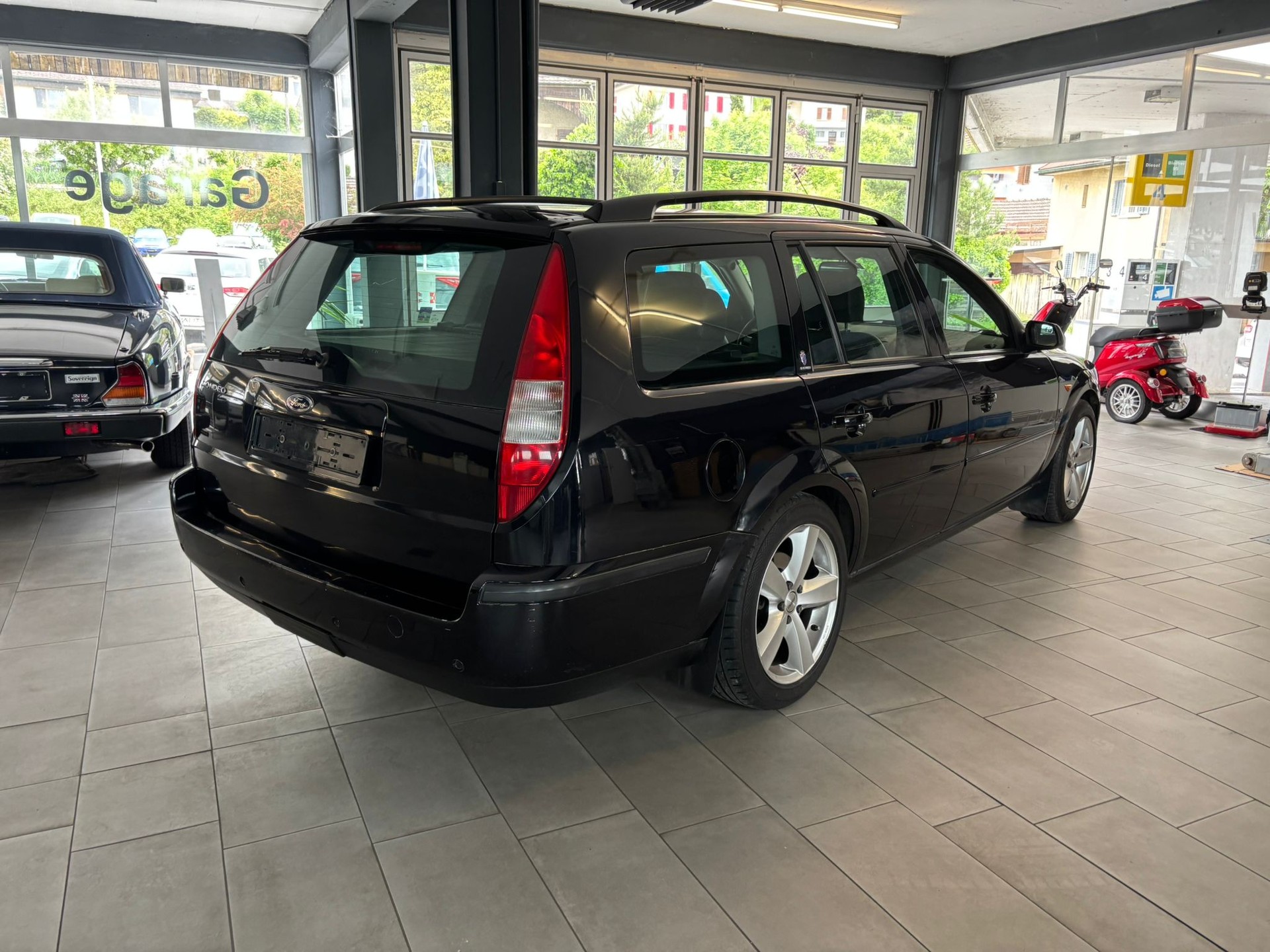 FORD Mondeo 2.5i V6 Executive-image-2