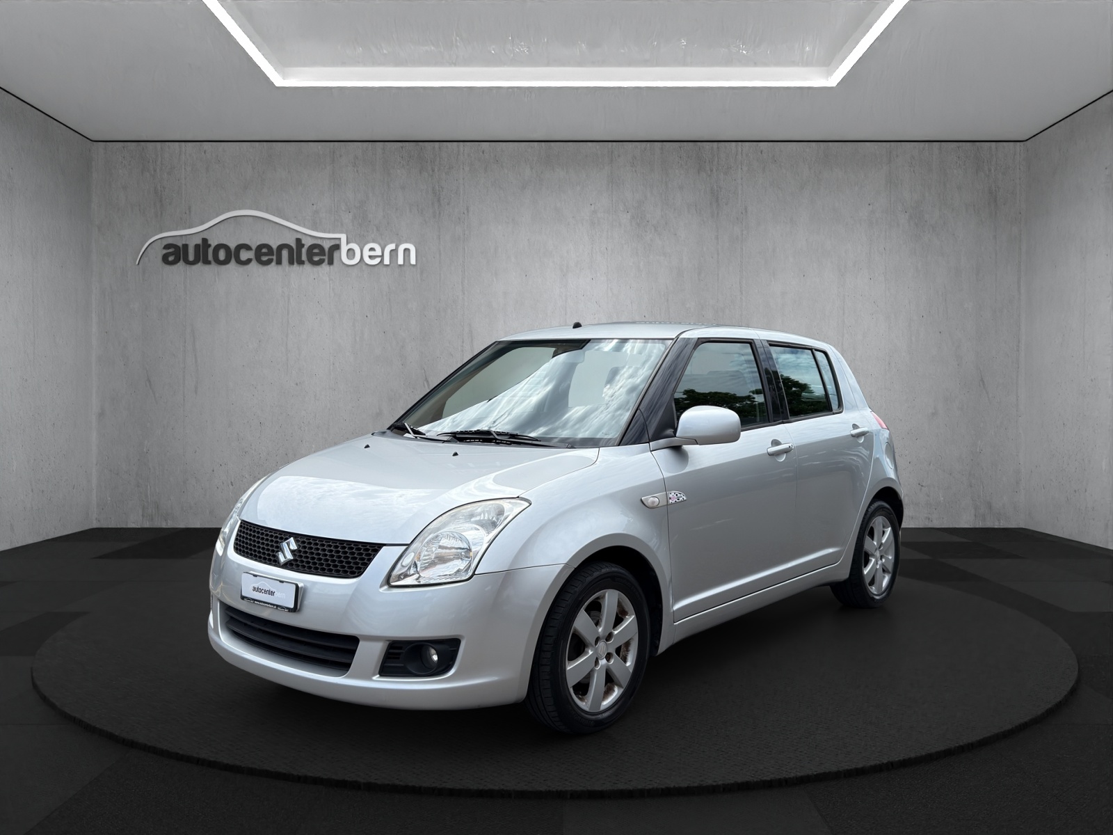 SUZUKI Swift 1.3i 16V GL-image-2