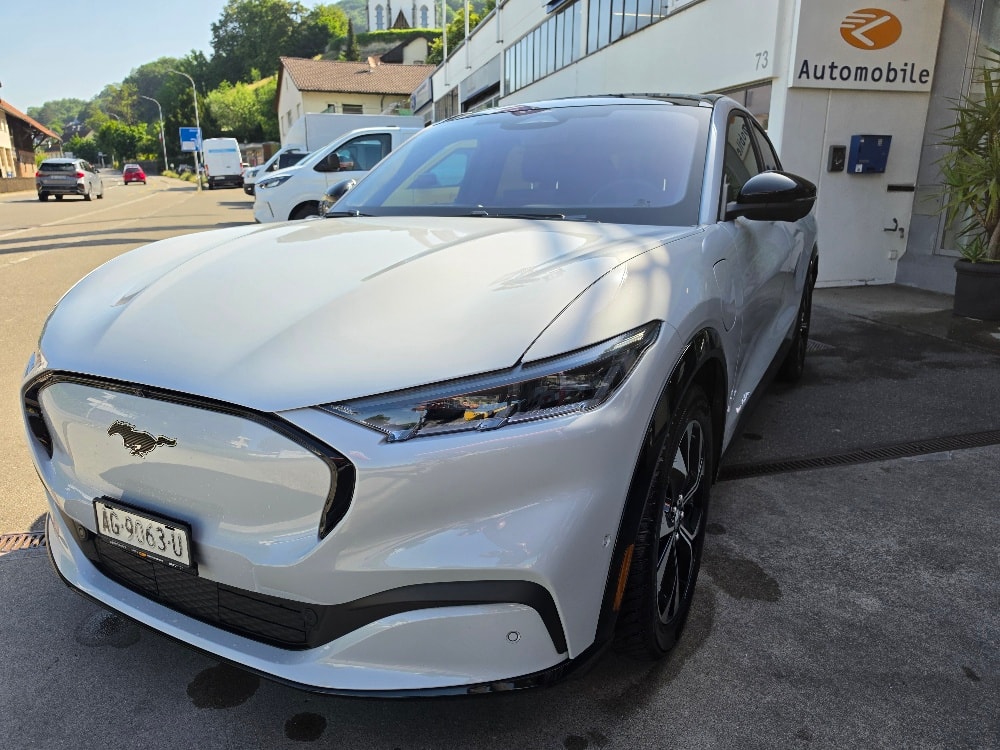 FORD Mustang MACH-E AWD 72.6 kWh-showroom-element-2