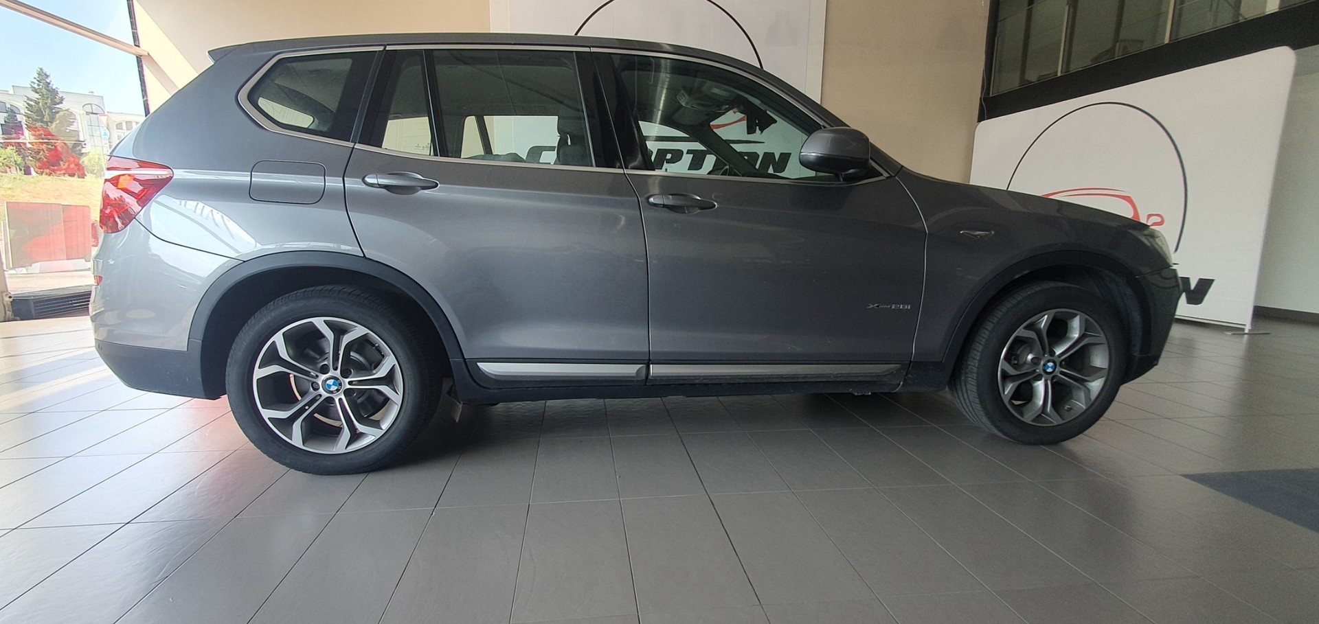 BMW X3 xDrive 28i xLine Steptronic-image-1