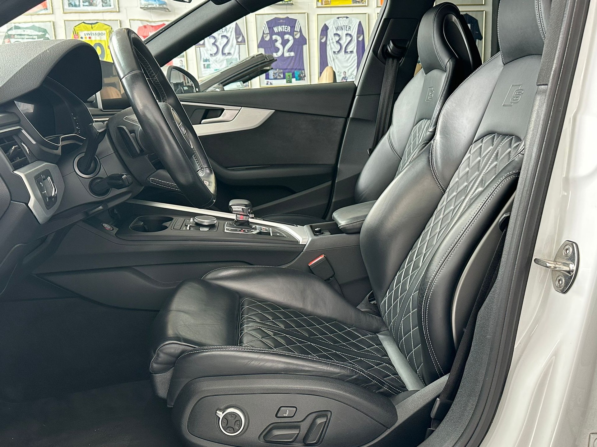 AUDI S4 Avant 3.0 TFSI quattro tiptronic-image-8