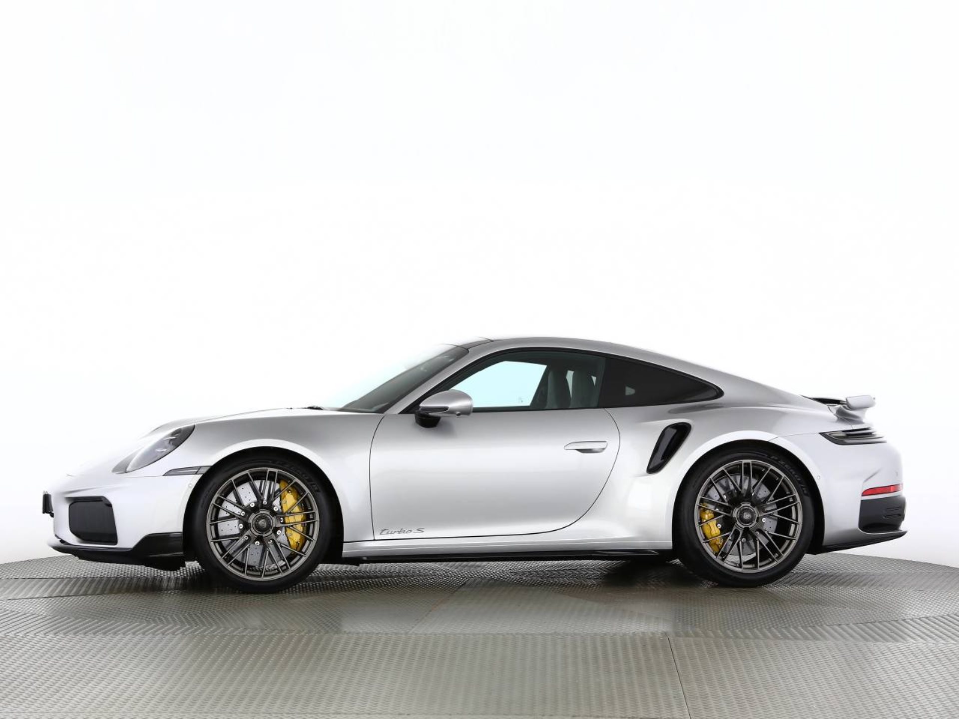 PORSCHE 911 Turbo S-image-14
