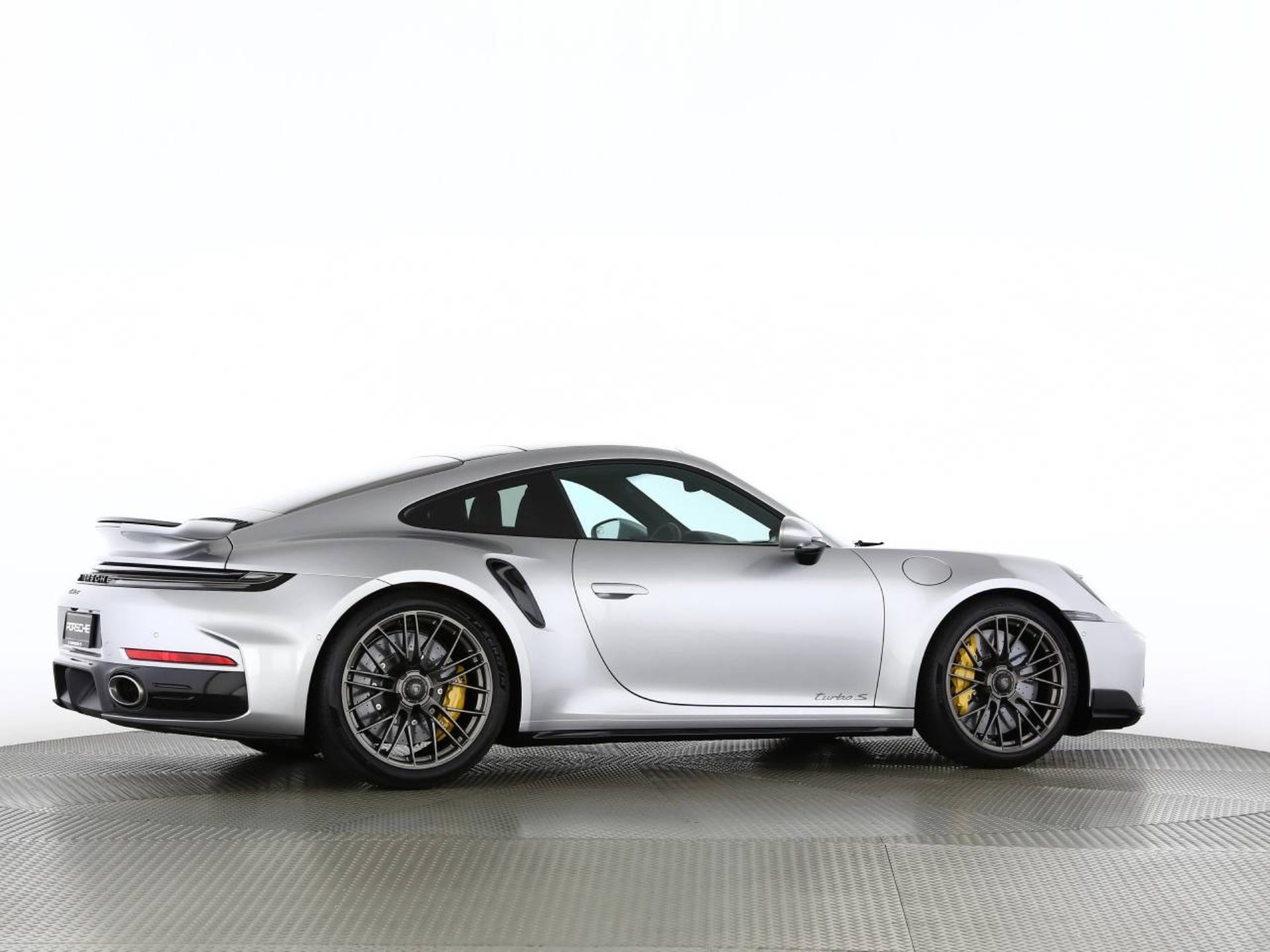 PORSCHE 911 Turbo S-image-24