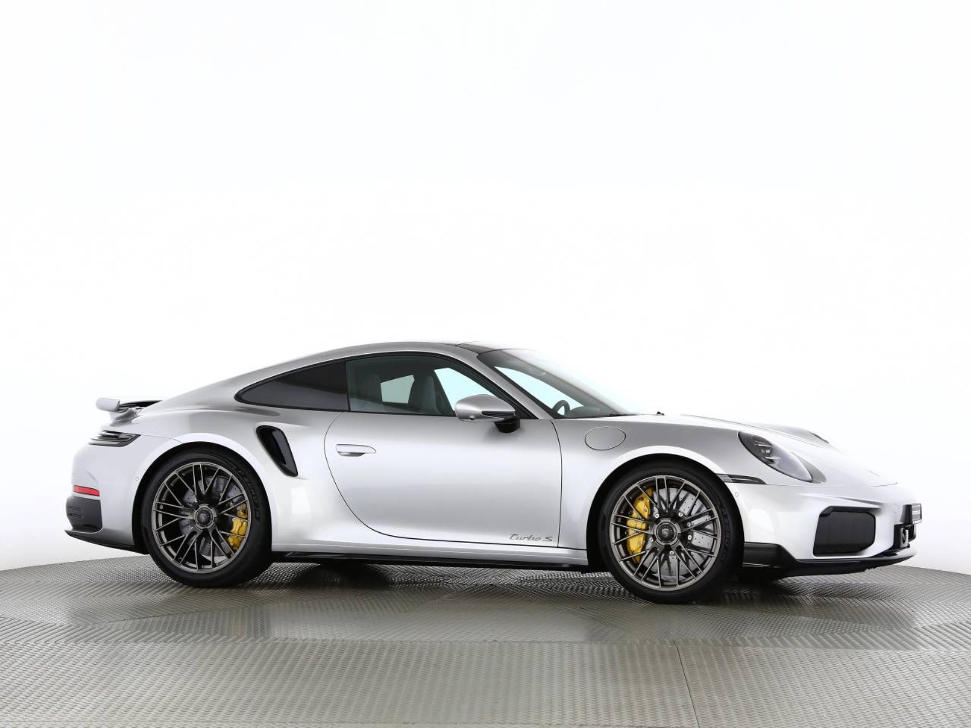 PORSCHE 911 Turbo S-image-28