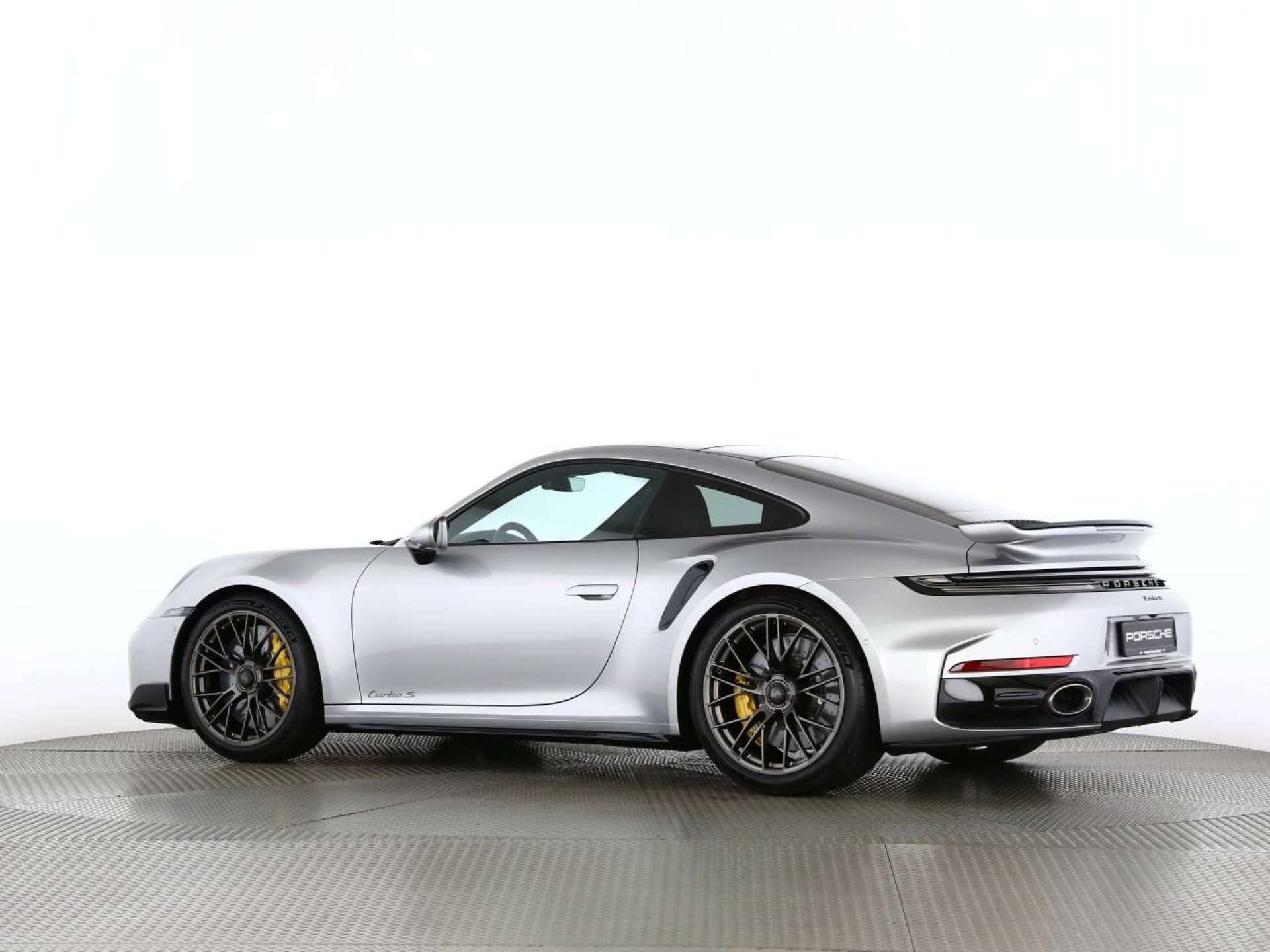 PORSCHE 911 Turbo S-image-16