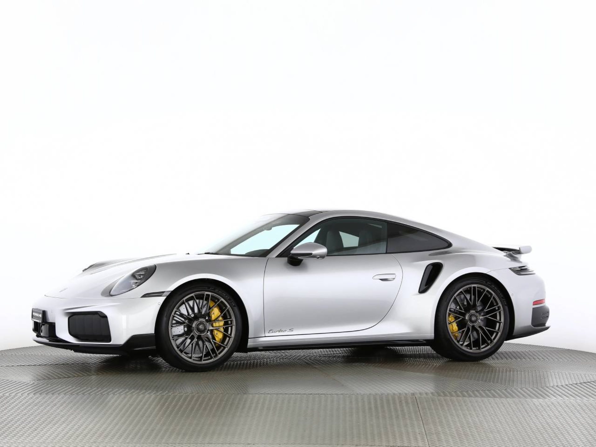 PORSCHE 911 Turbo S-image-13