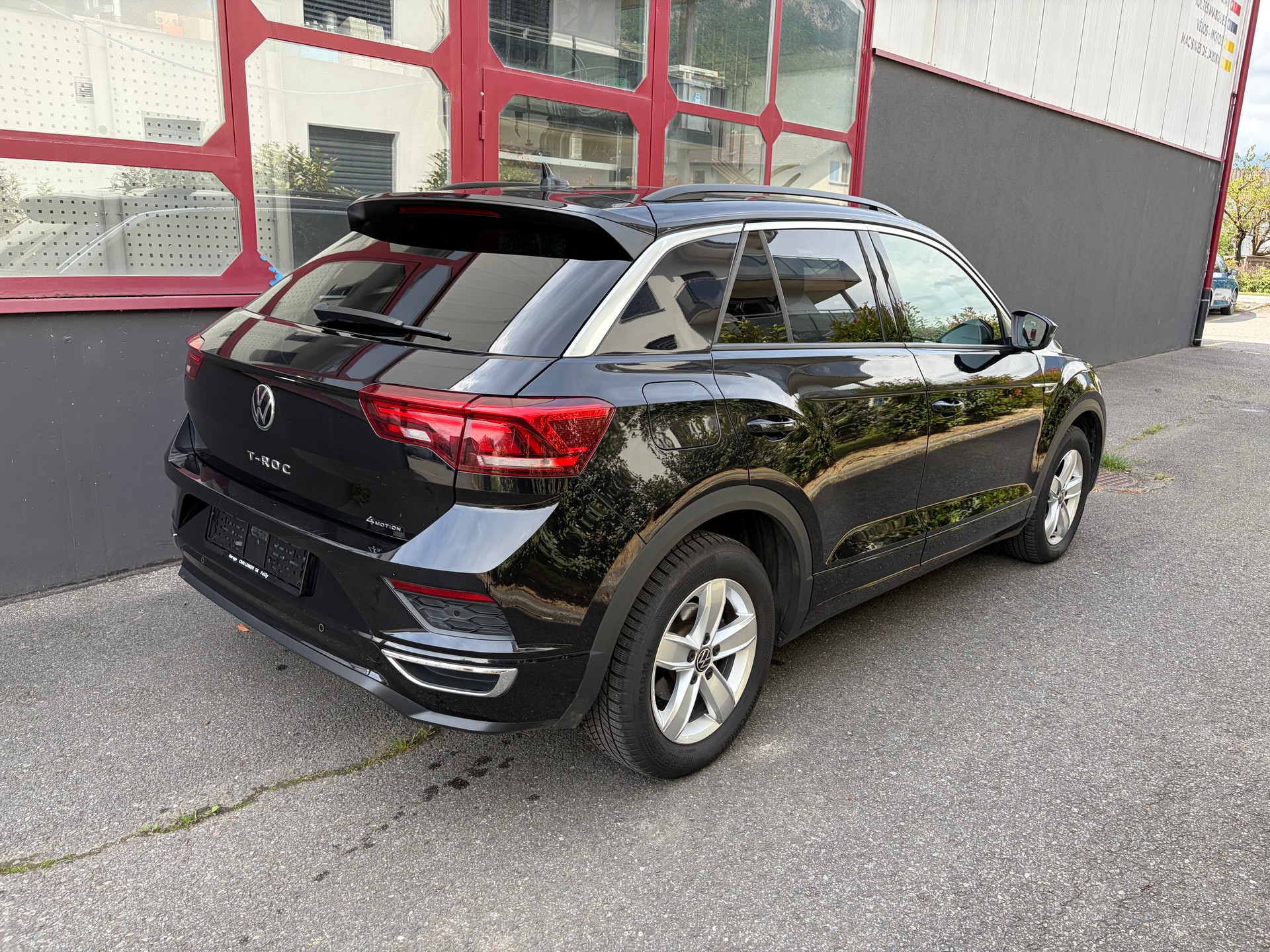 VW T-Roc 2.0 TSI Sport DSG 4Motion-image-1