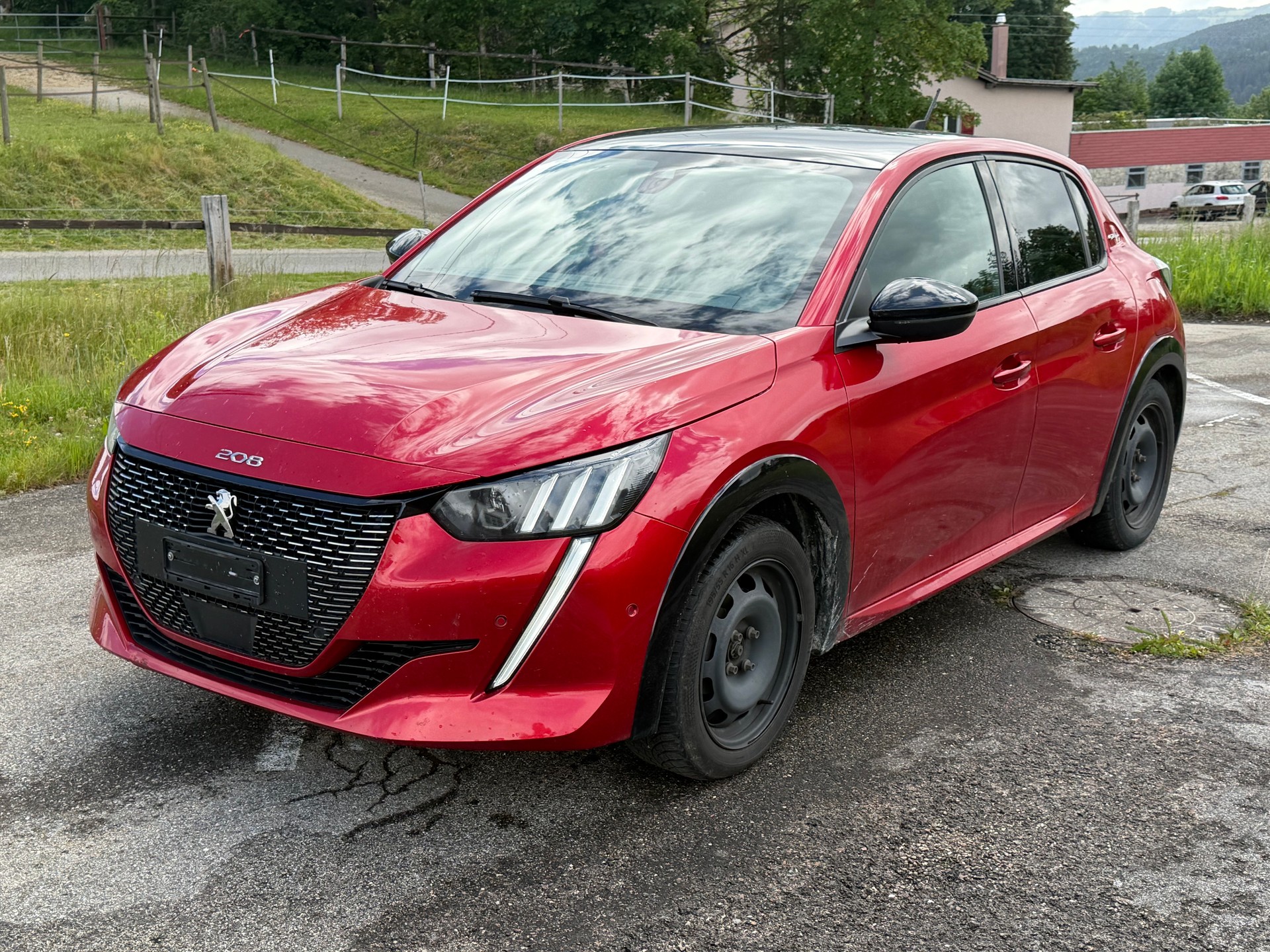 PEUGEOT 208 1.2 PureTech GT Line-image-0