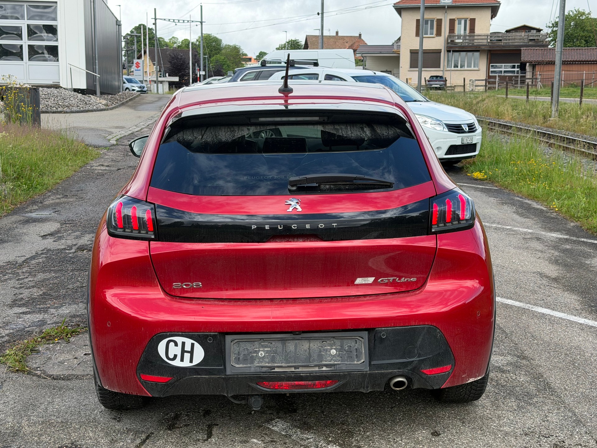 PEUGEOT 208 1.2 PureTech GT Line-image-3