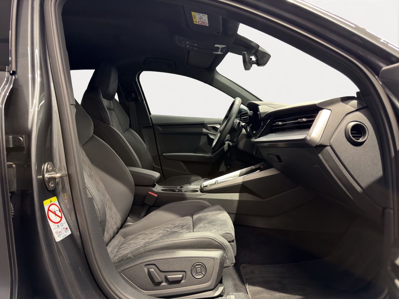 AUDI A3 SB 40 TFSI quattro S tronic 190PS-image-6