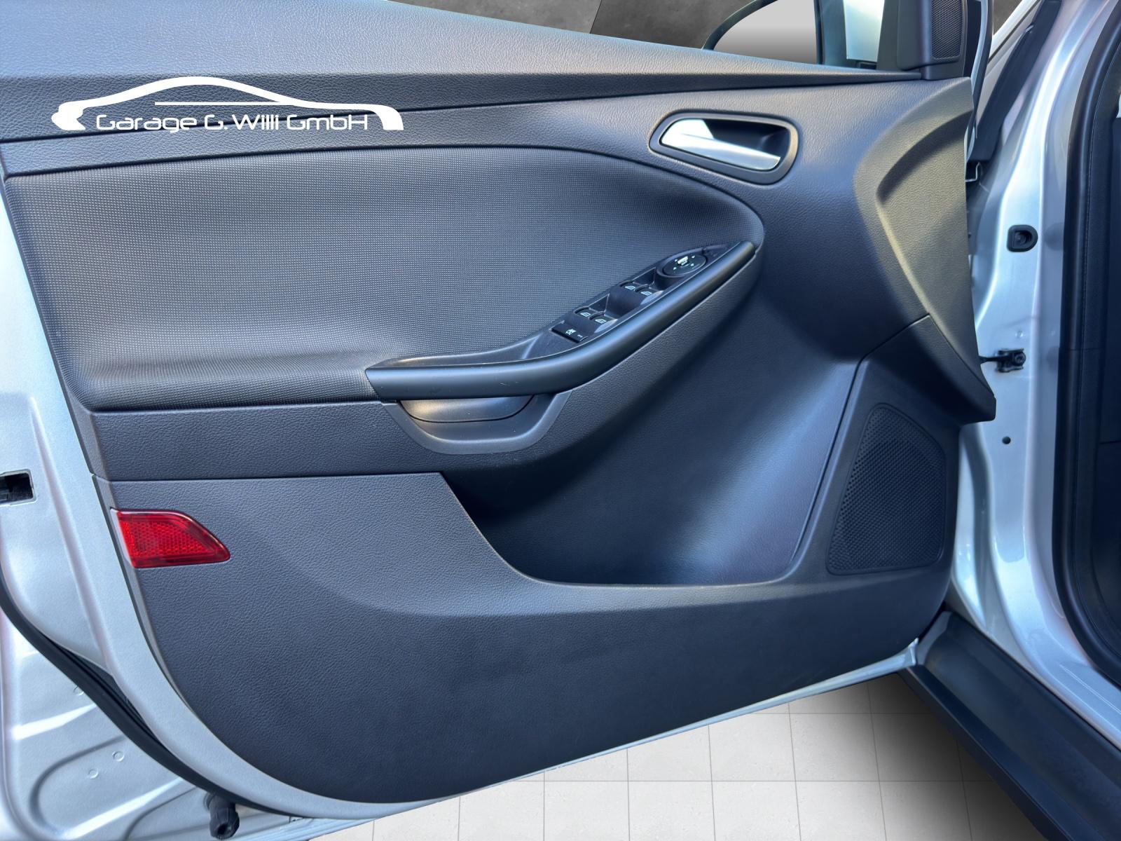 FORD Focus 2.0 TDCi Titanium PowerShift-image-11