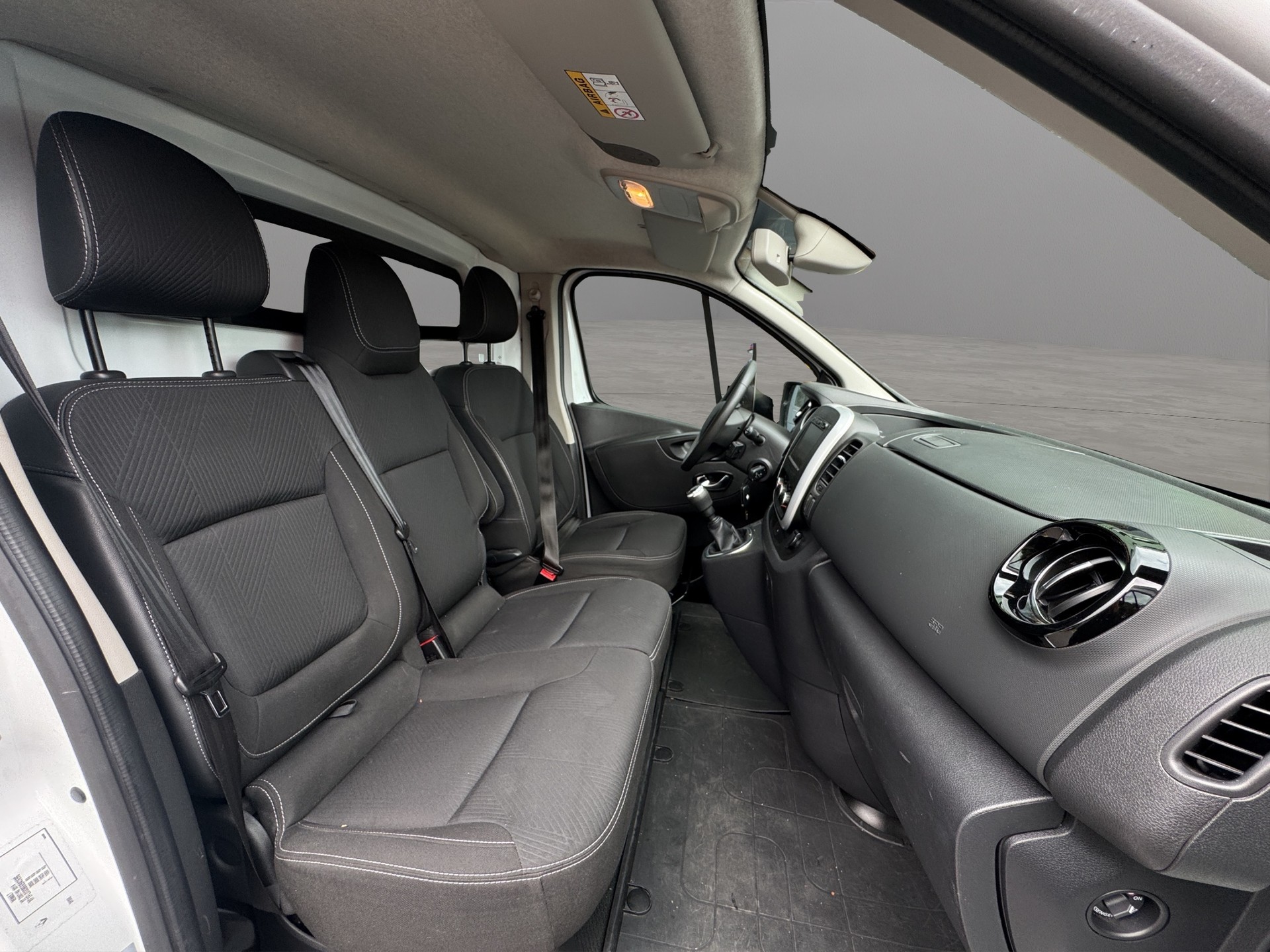 RENAULT Trafic 2.0 Energy dCi 120 3.0t Business L2H1-image-12