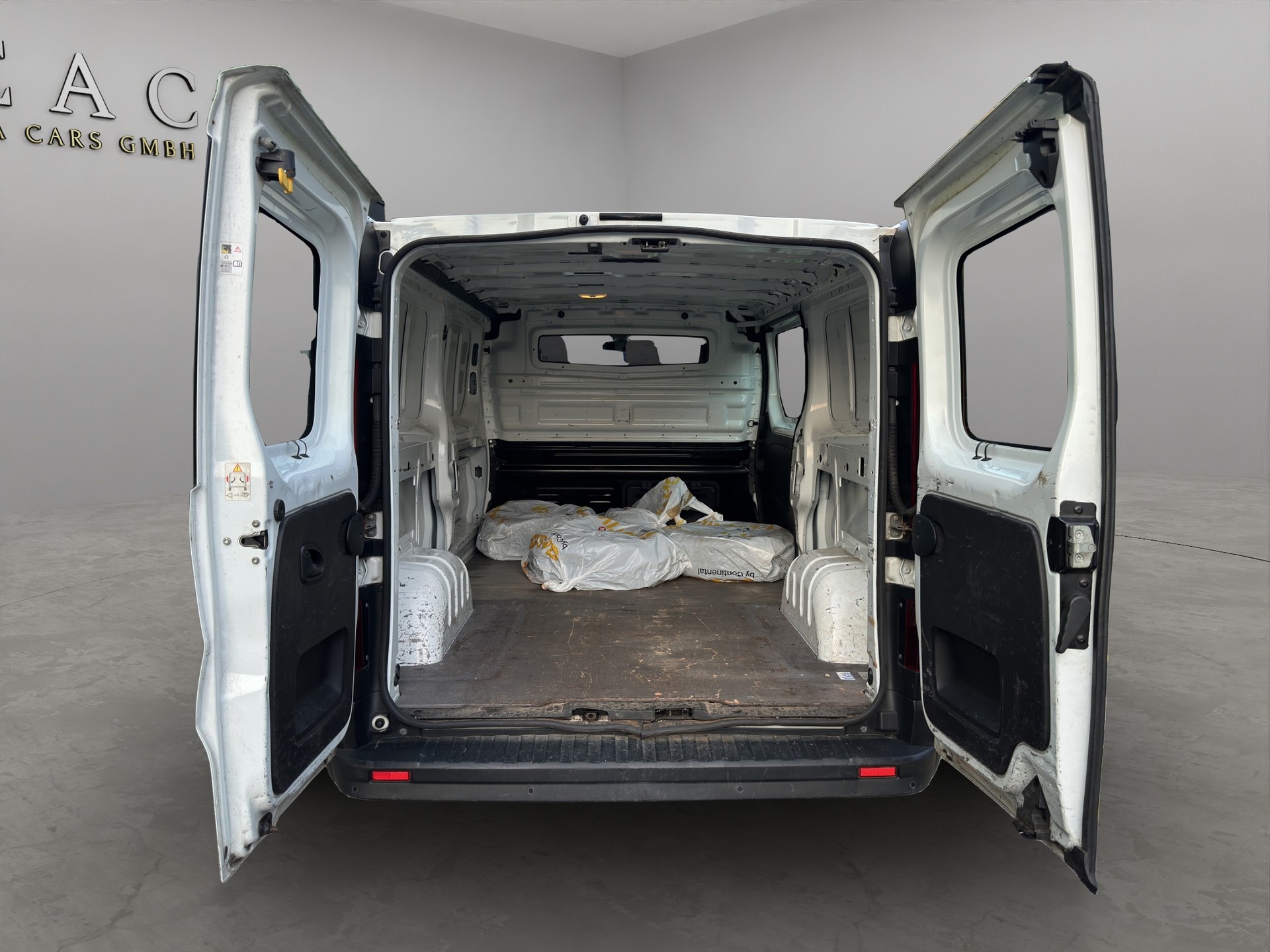 RENAULT Trafic 2.0 Energy dCi 120 3.0t Business L2H1-image-14