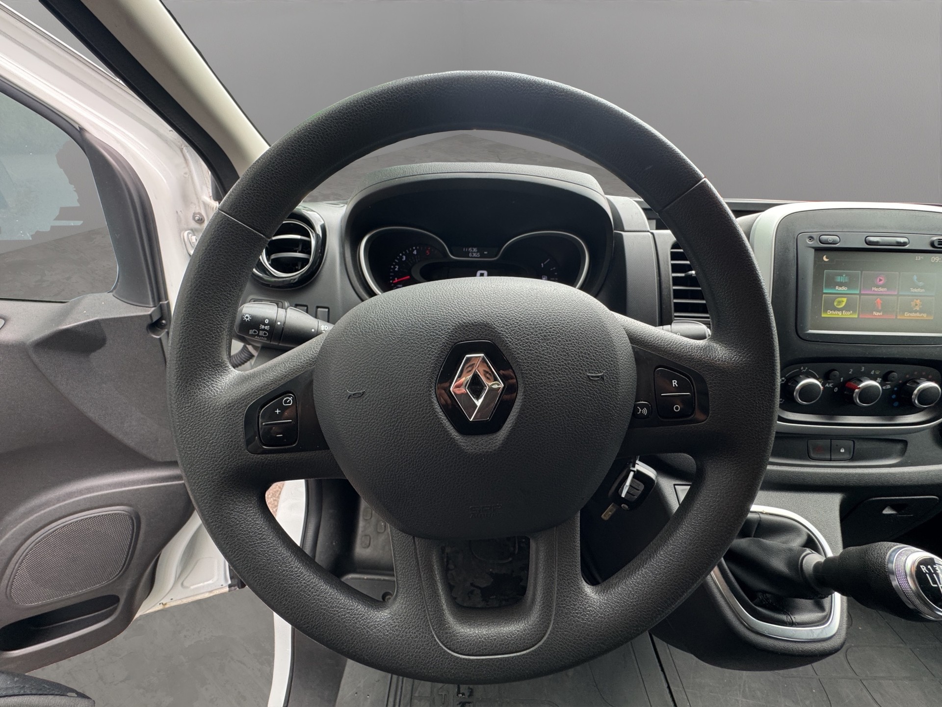 RENAULT Trafic 2.0 Energy dCi 120 3.0t Business L2H1-image-10