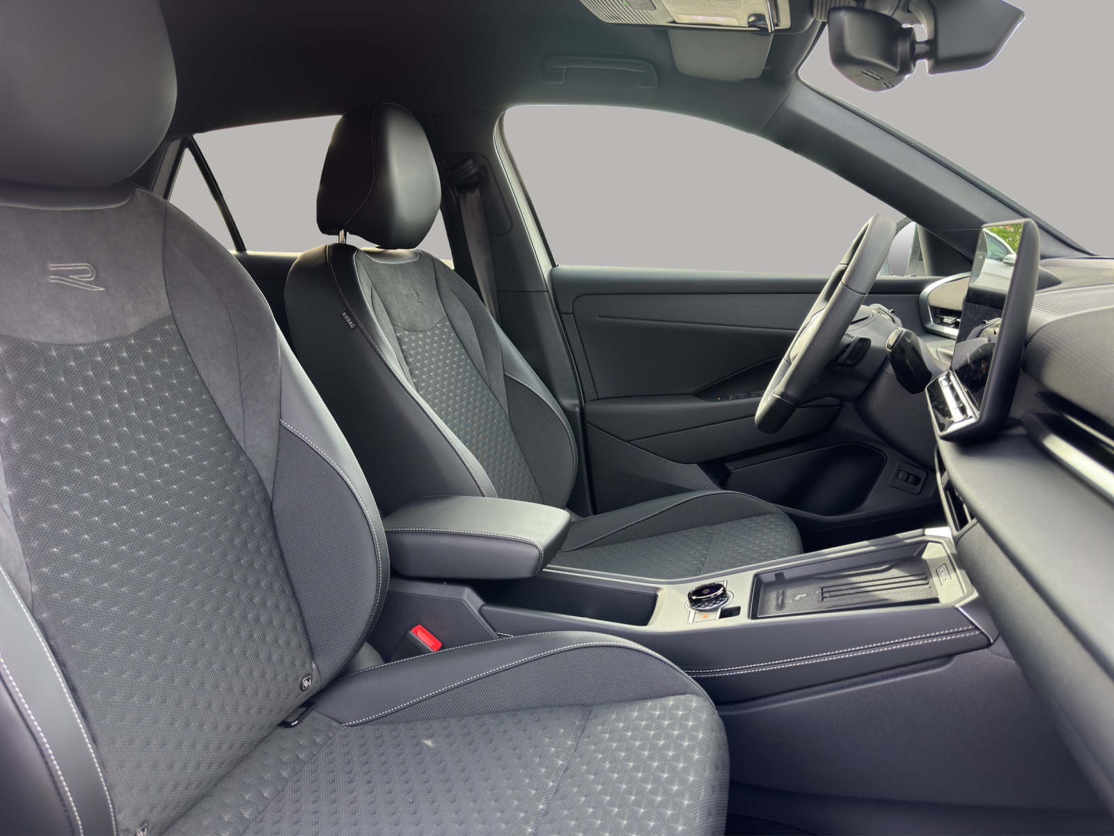 VW T-Roc 1.5 eTSI *NEUSTES MODELL*CH-Wagen* mHEV R-Line DSG-image-13