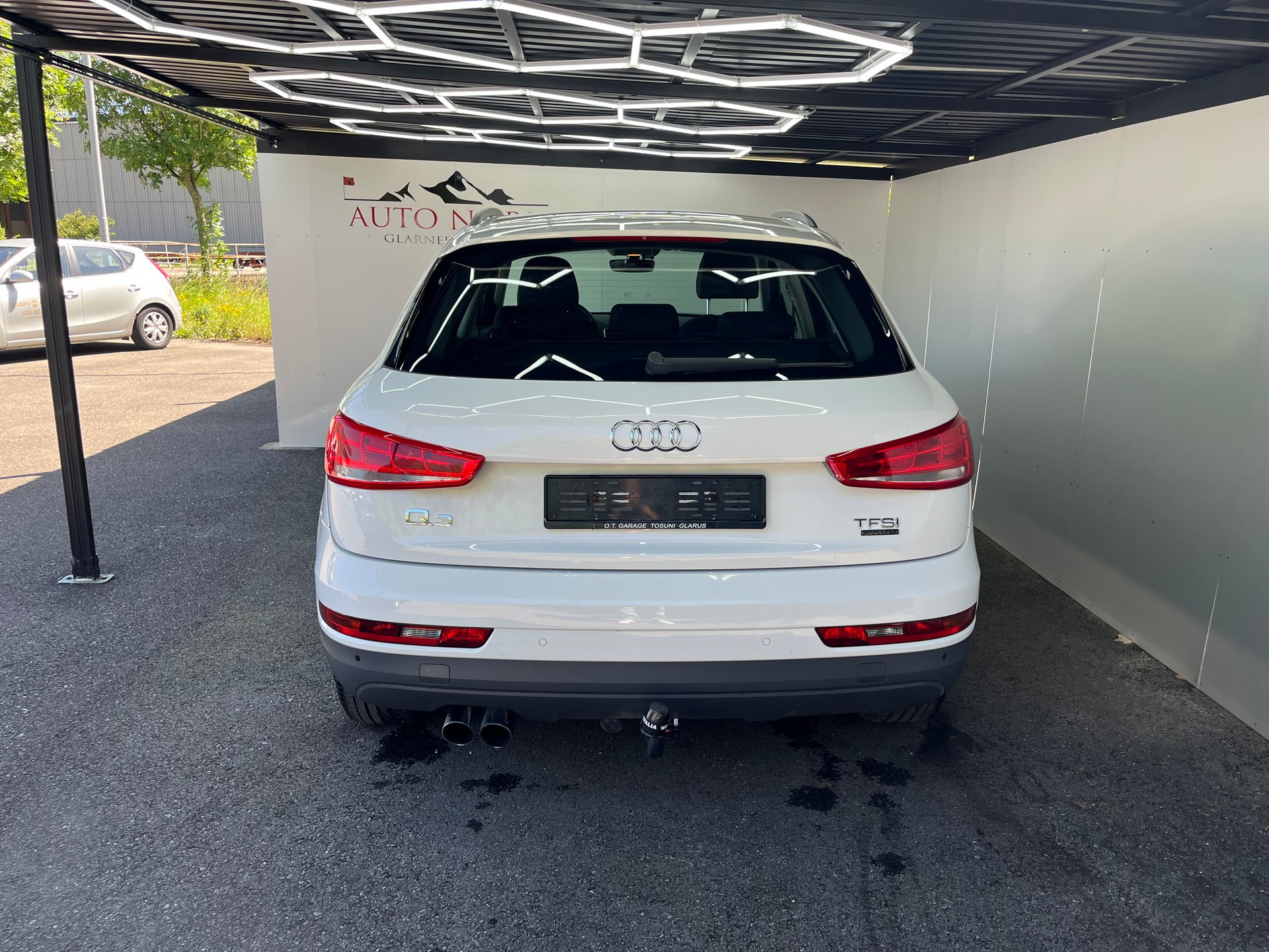 AUDI Q3 2.0 TFSI quattro S-tronic-image-4