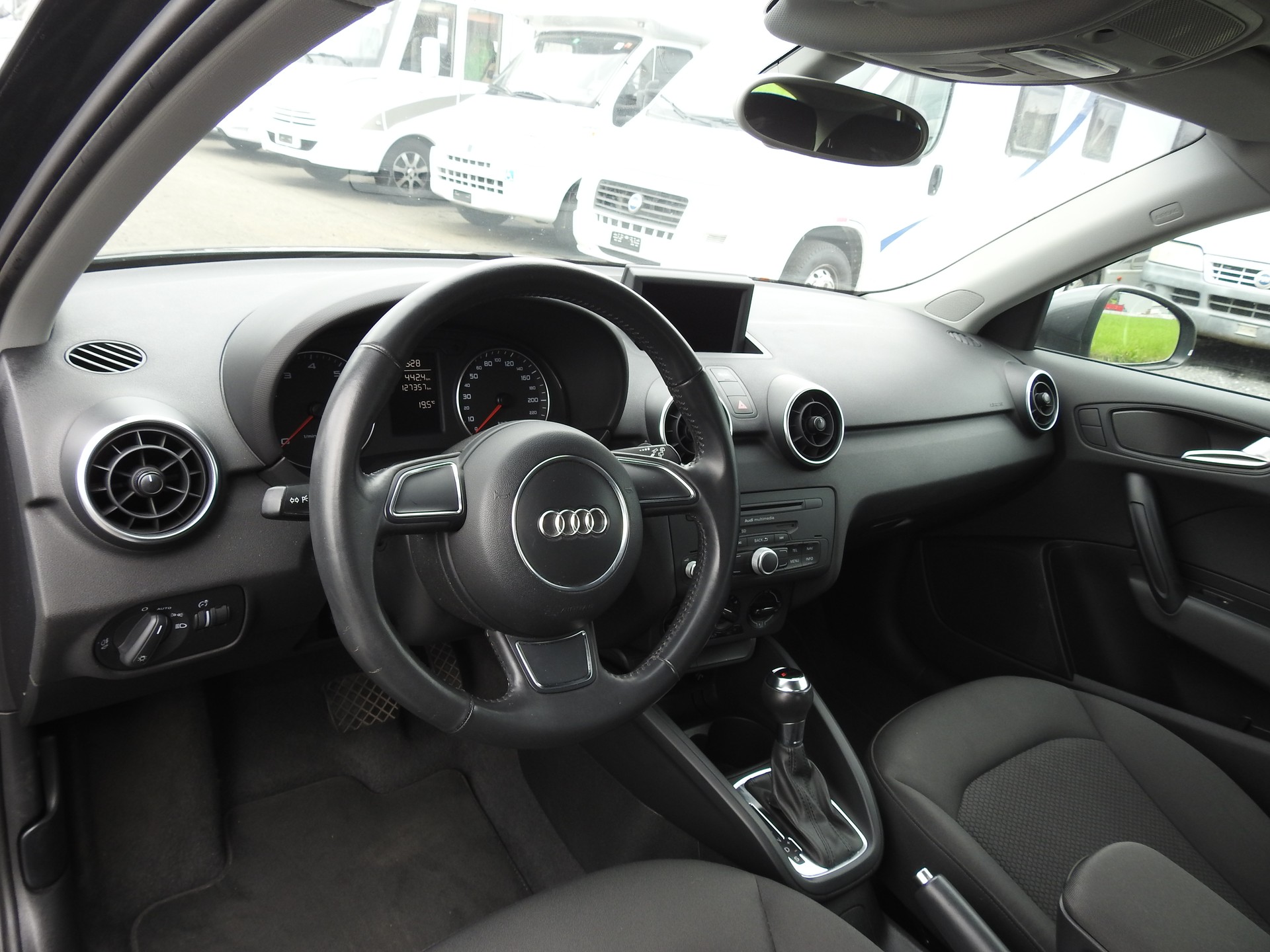 AUDI A1 Sportback 1.4 TFSI Attraction S-tronic-image-10