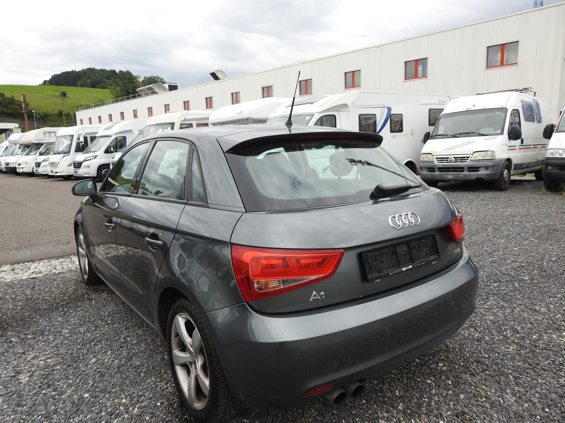 AUDI A1 Sportback 1.4 TFSI Attraction S-tronic-image-3