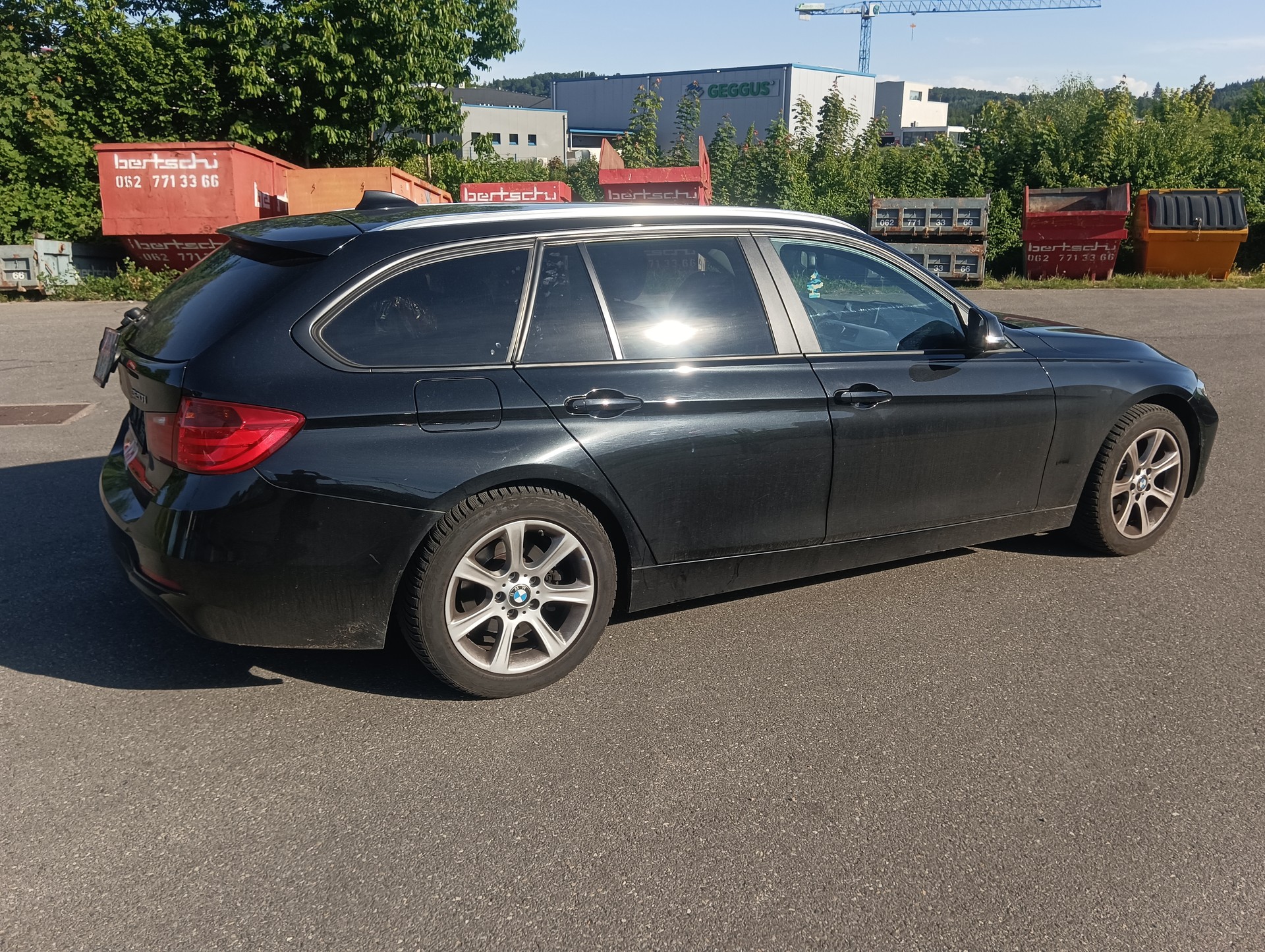 BMW 320i xDrive Touring Luxury Line Steptronic-image-4