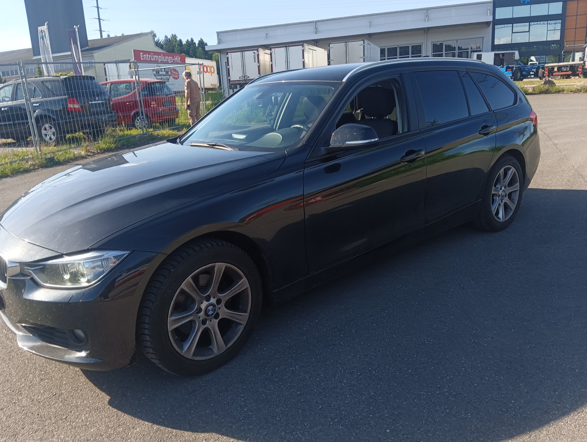 BMW 320i xDrive Touring Luxury Line Steptronic-image-5