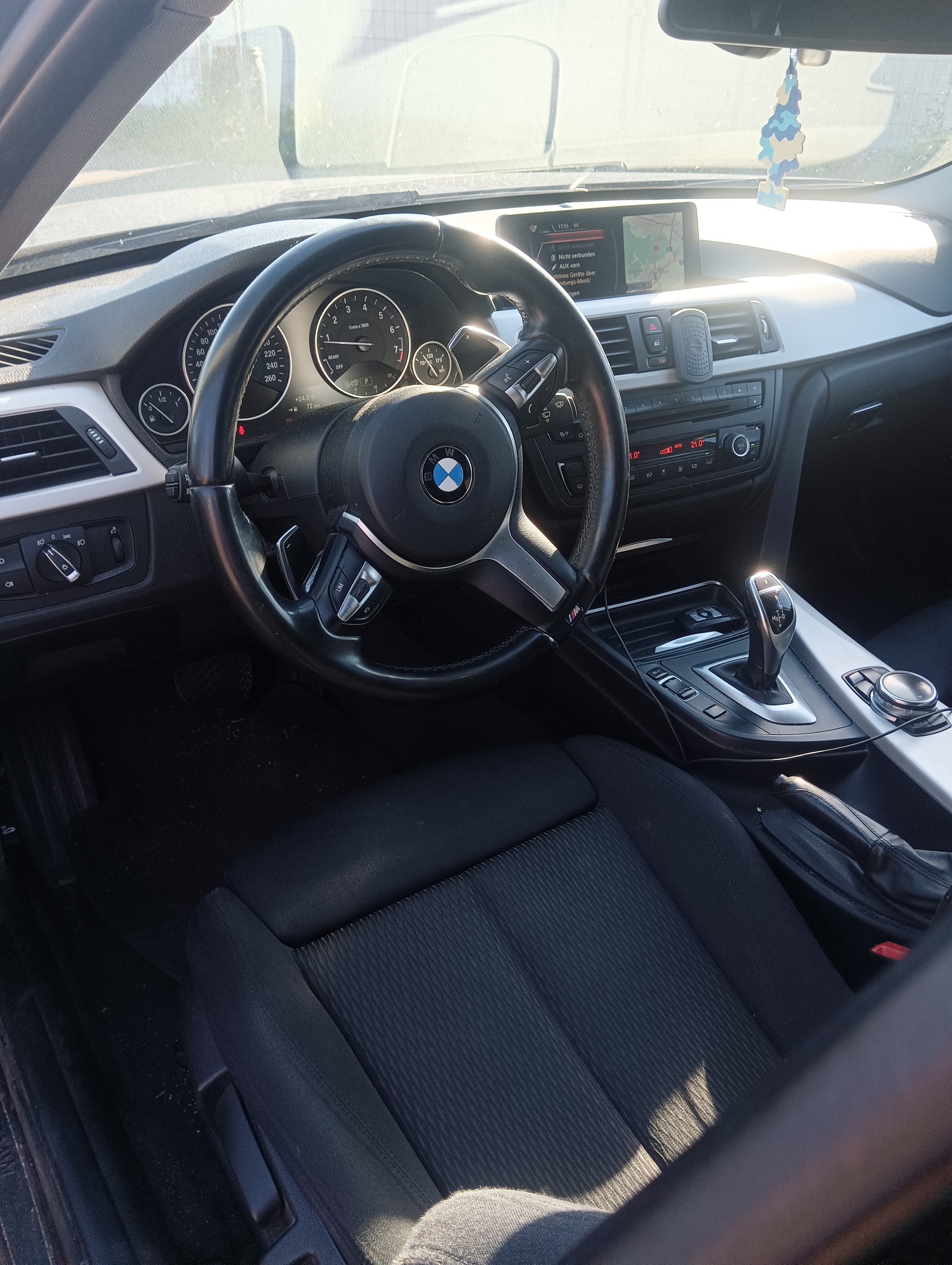 BMW 320i xDrive Touring Luxury Line Steptronic-image-6