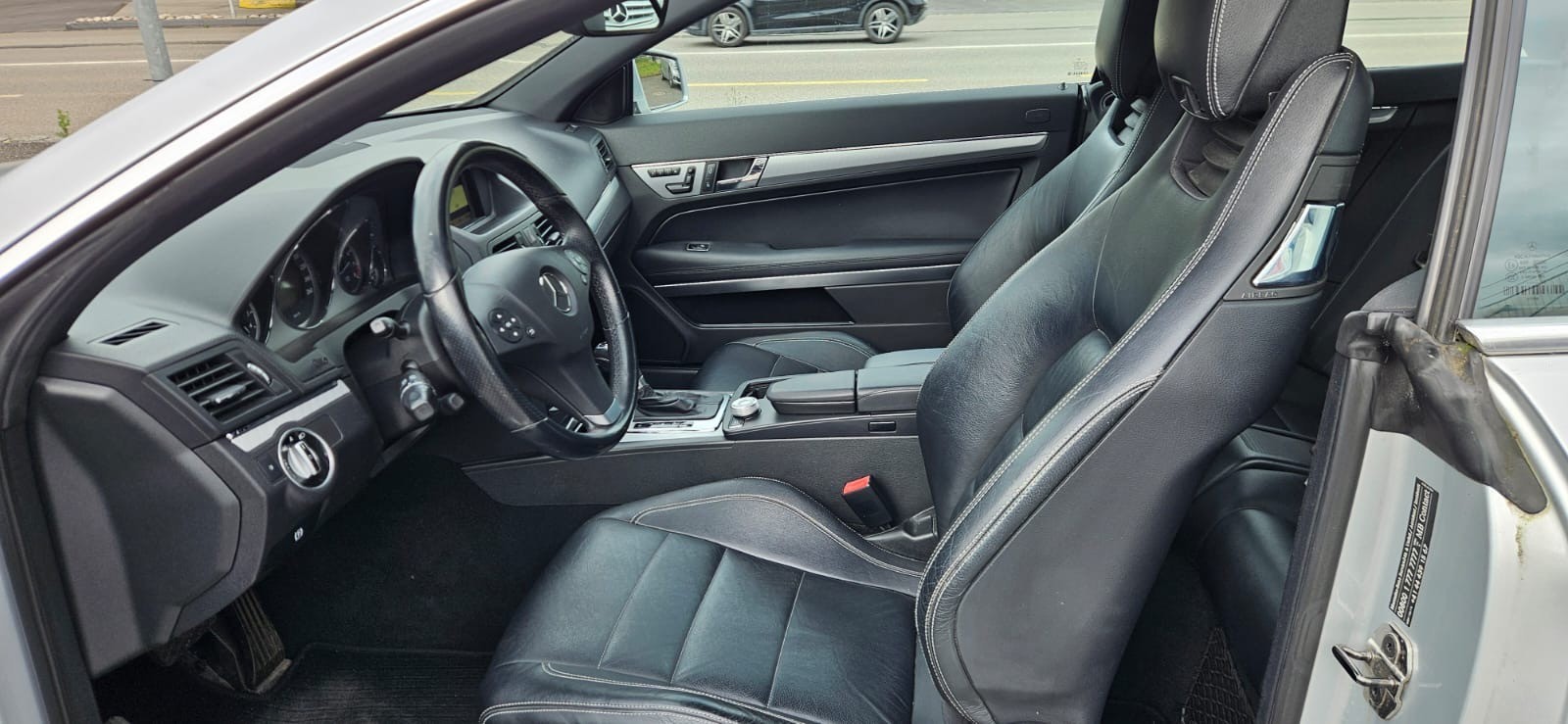 MERCEDES-BENZ E 250 CGI BlueEfficiency Automatic-image-9