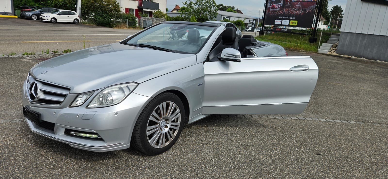 MERCEDES-BENZ E 250 CGI BlueEfficiency Automatic-image-10