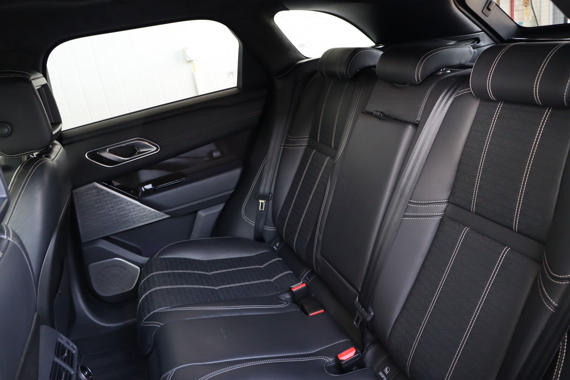 LAND ROVER Range Rover Velar R-Dynamic D 300 S Automatic-image-15