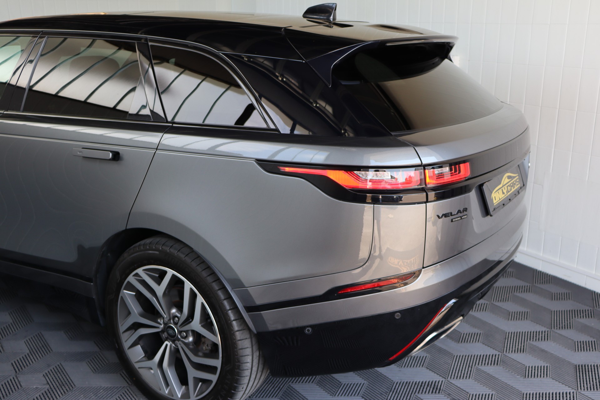LAND ROVER Range Rover Velar R-Dynamic D 300 S Automatic-image-26