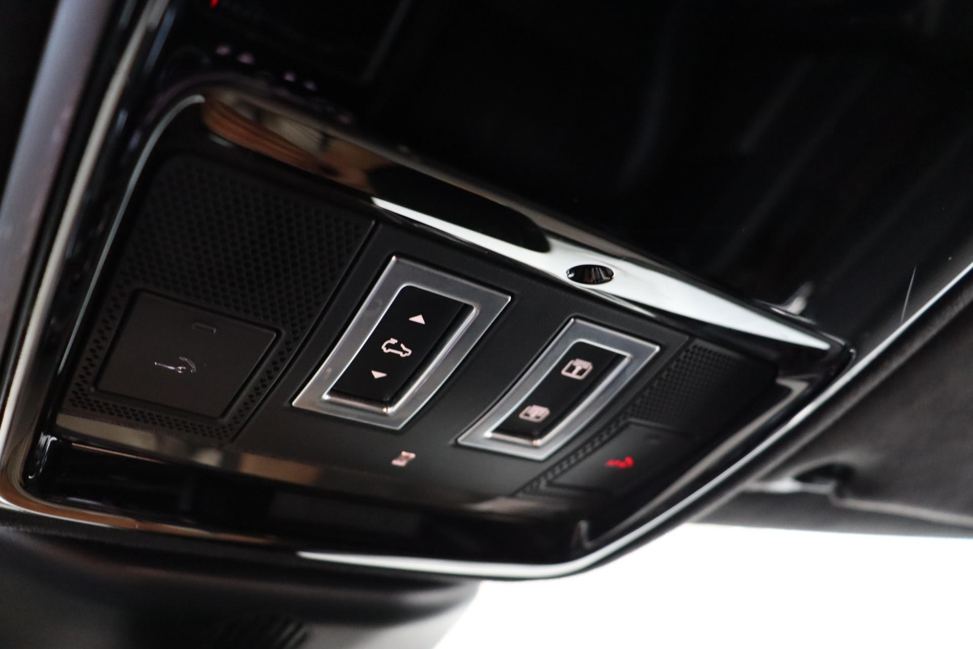 LAND ROVER Range Rover Velar R-Dynamic D 300 S Automatic-image-29