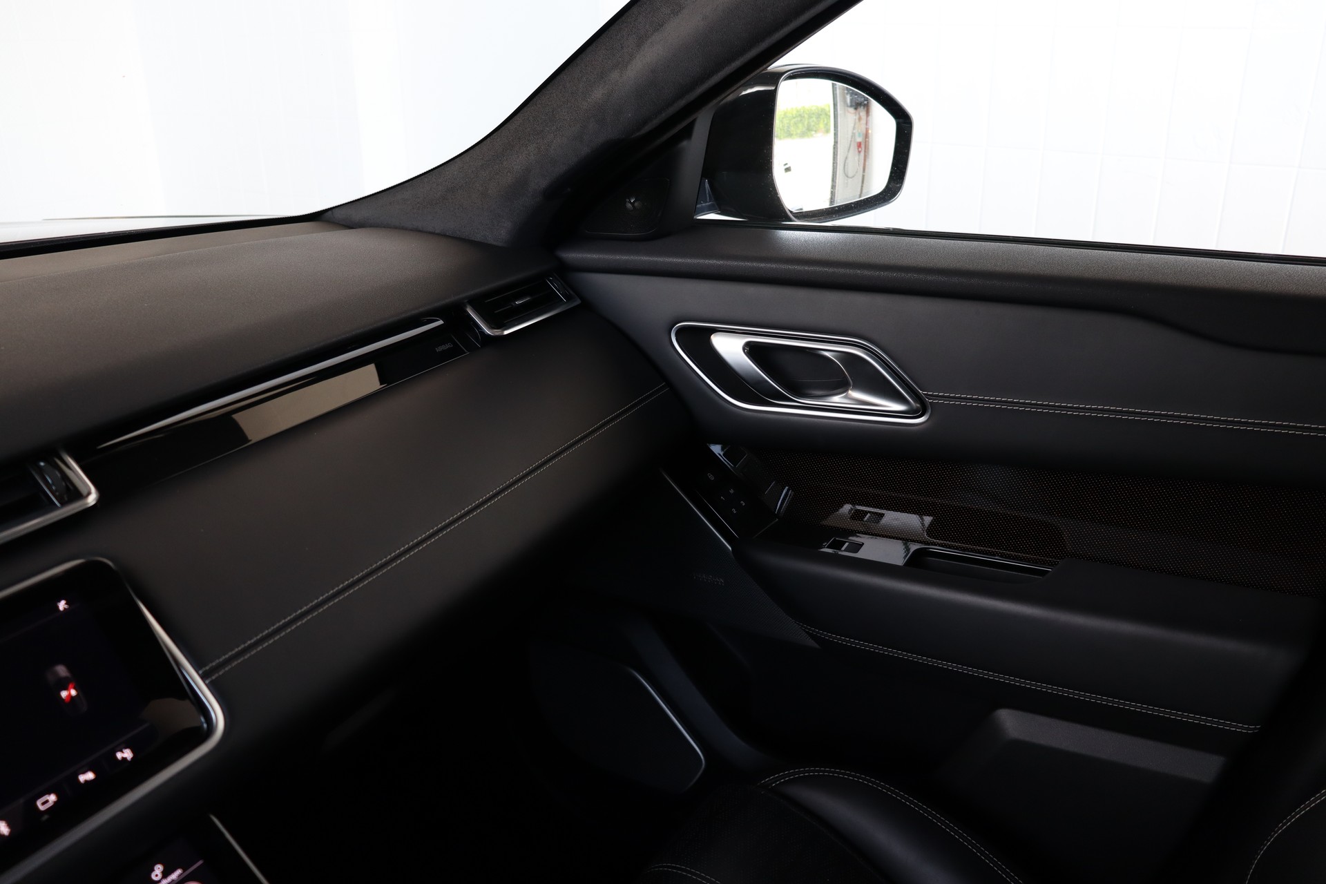 LAND ROVER Range Rover Velar R-Dynamic D 300 S Automatic-image-22