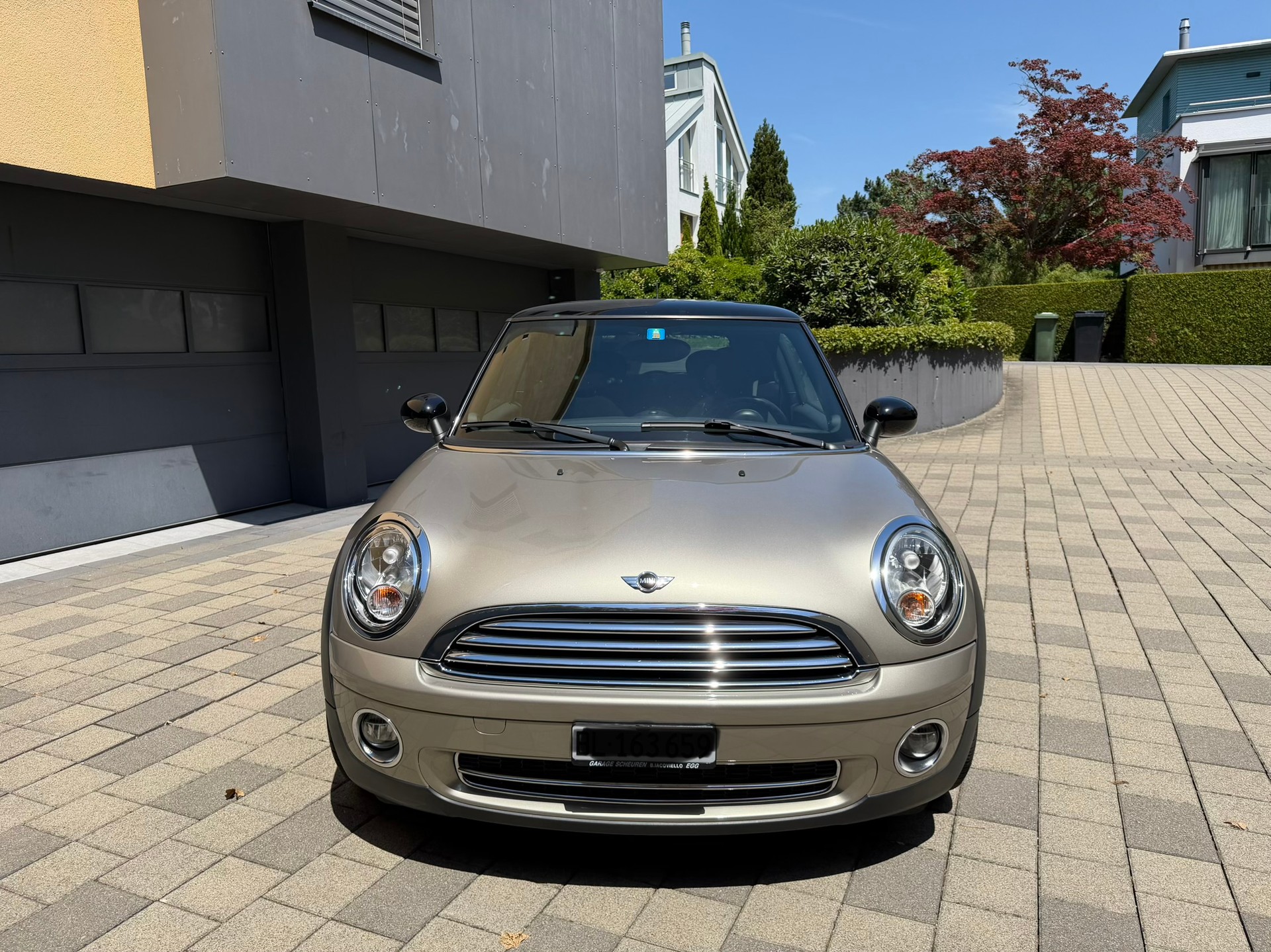 MINI 1.6i Cooper-image-1