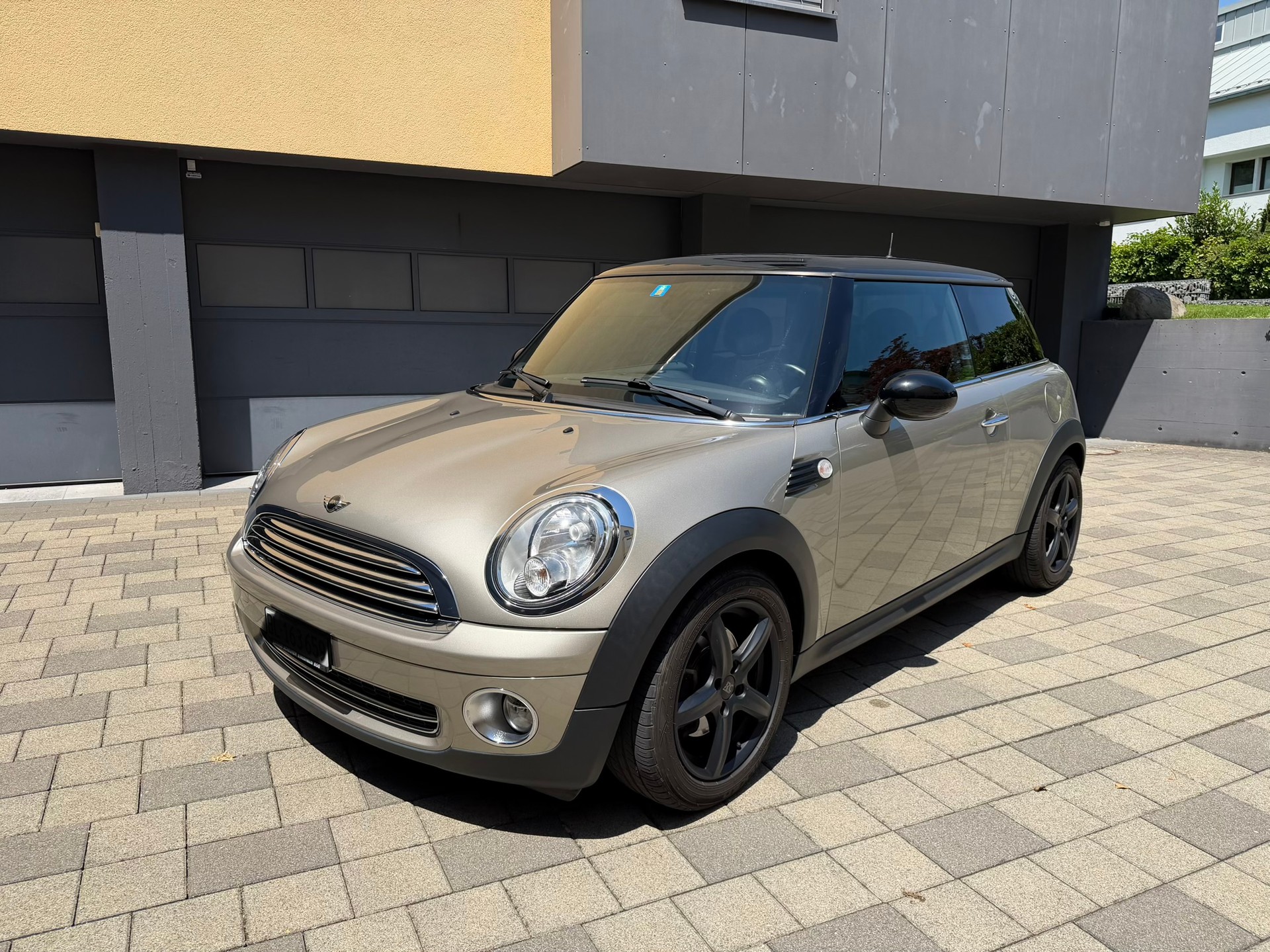 MINI 1.6i Cooper-image-0