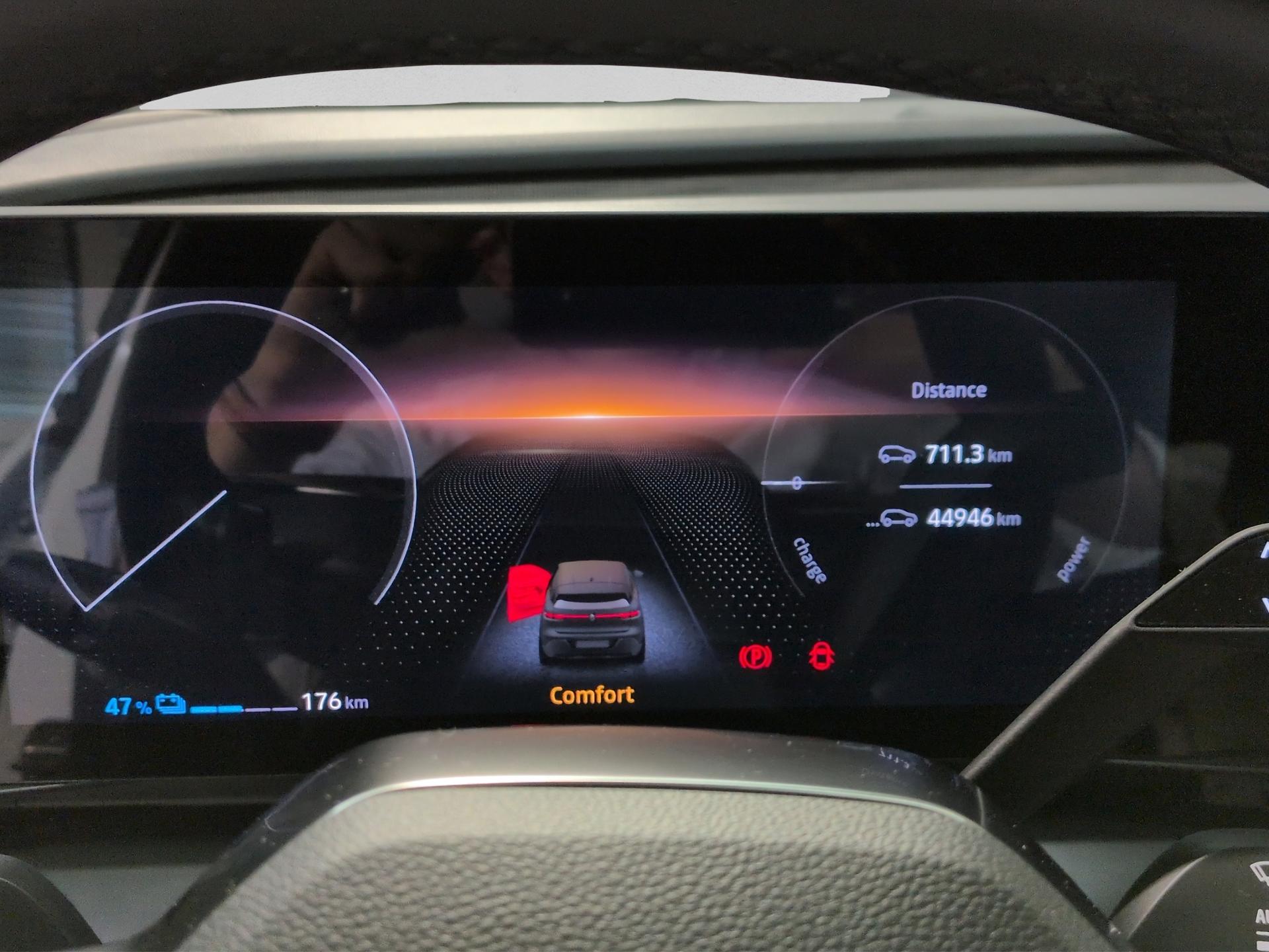 RENAULT Mégane E-TECH EV60 Iconic-image-10
