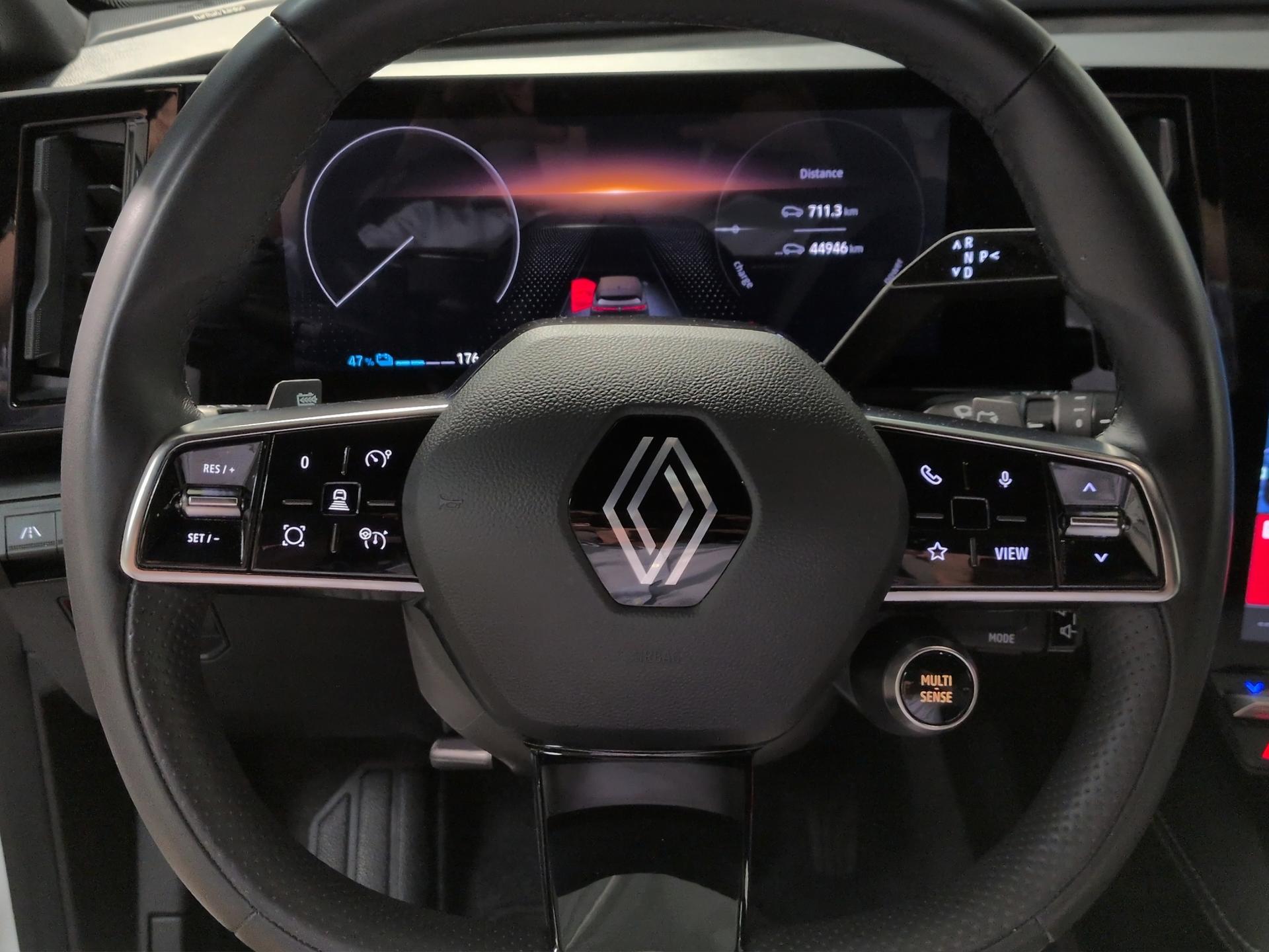 RENAULT Mégane E-TECH EV60 Iconic-image-9