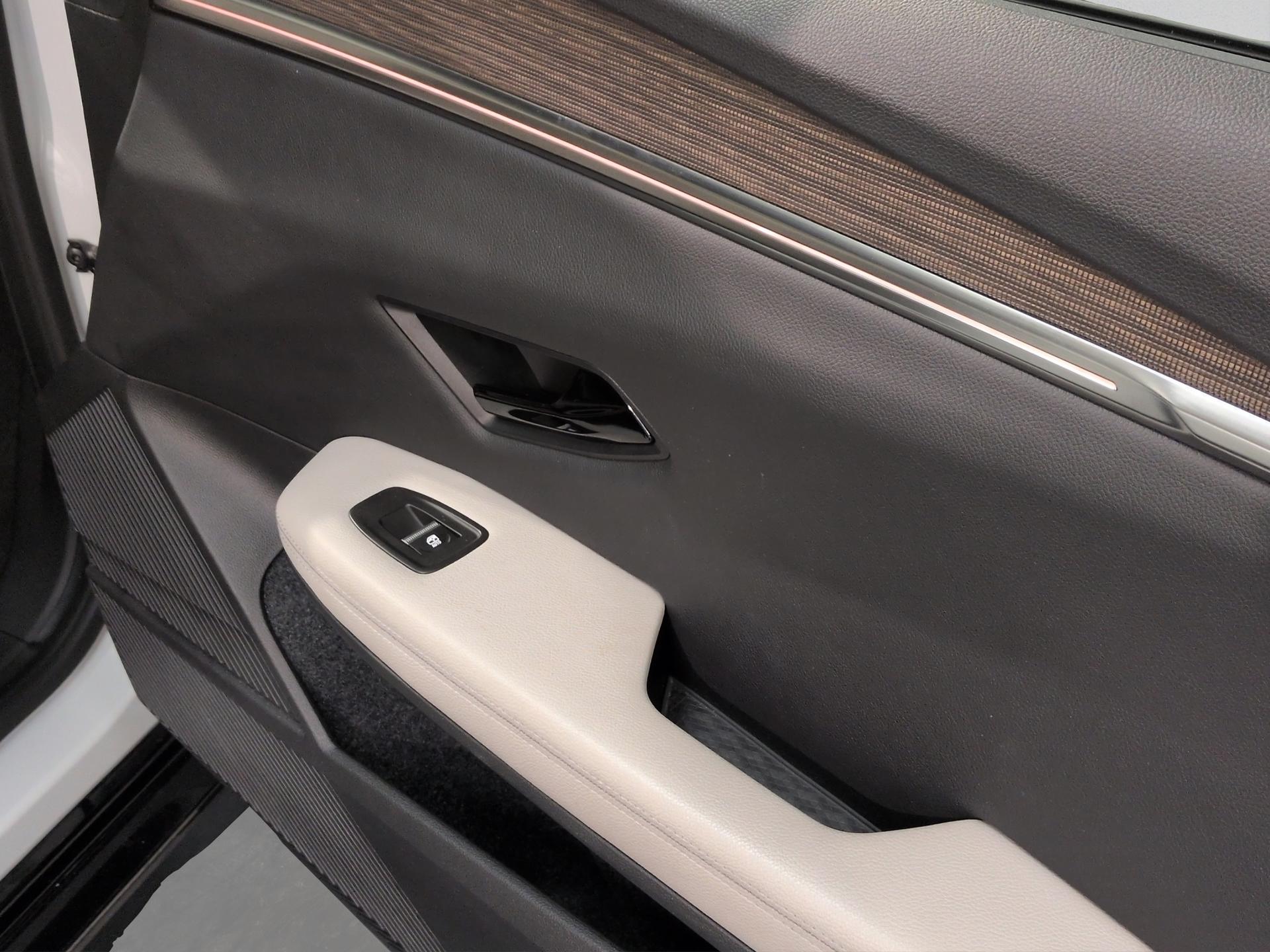 RENAULT Mégane E-TECH EV60 Iconic-image-22