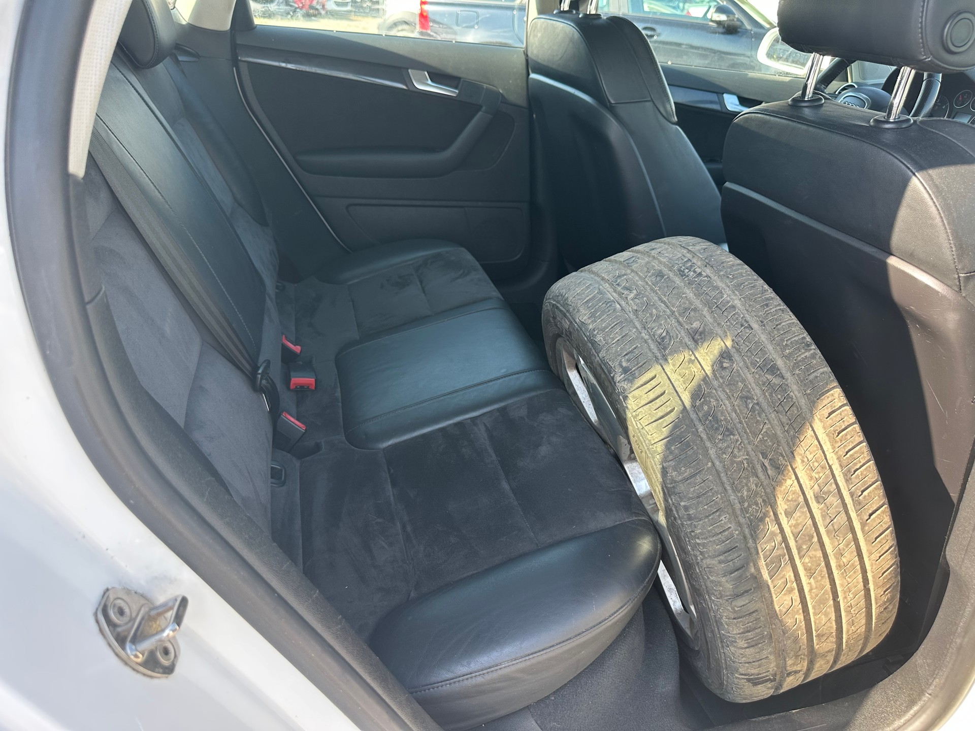 AUDI A3 2.0 TDI Attraction quattro-image-5