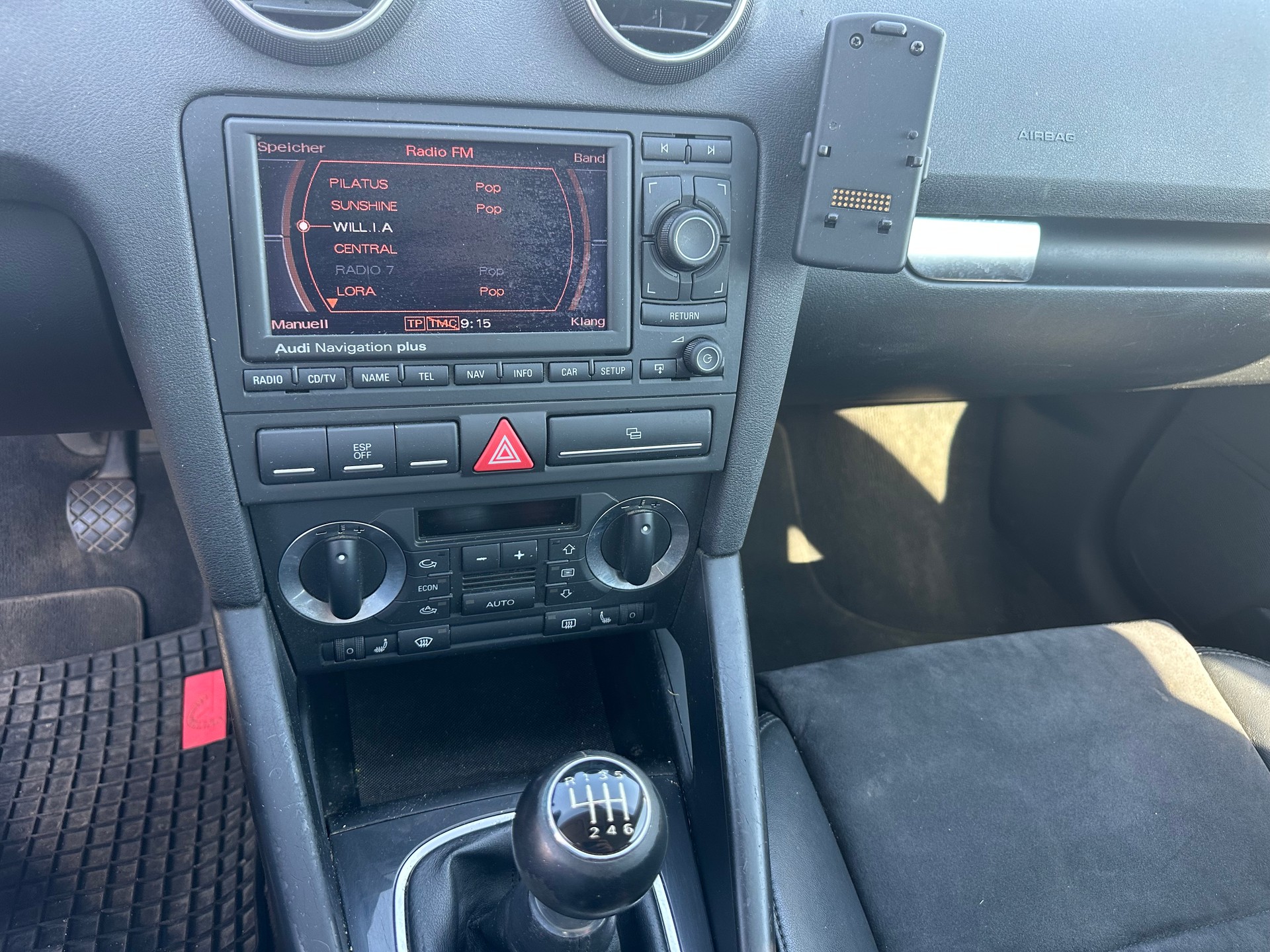 AUDI A3 2.0 TDI Attraction quattro-image-8